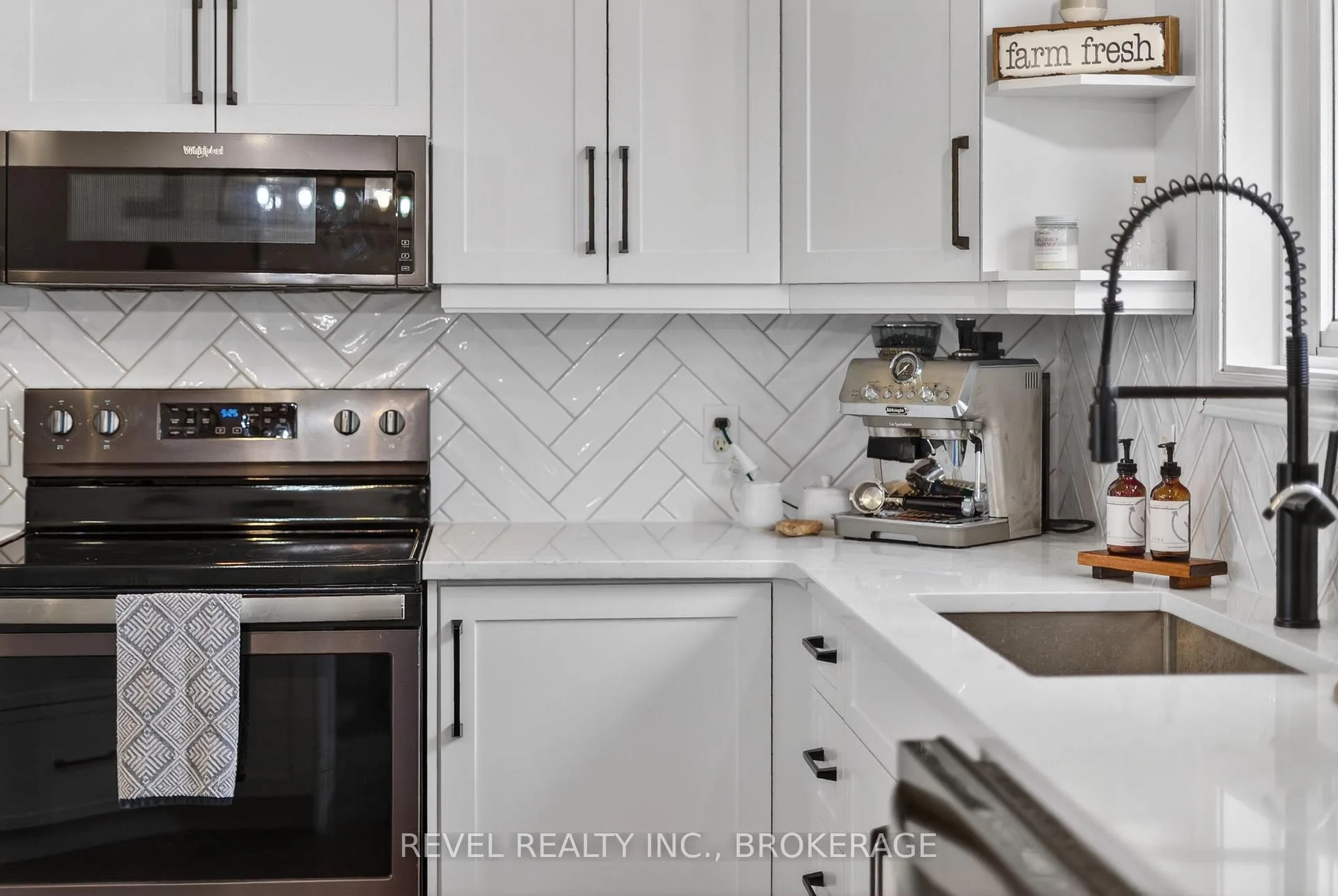 Photo 12 of 4095 Graham Road, Frontenac, Frontenac South — HOMEH