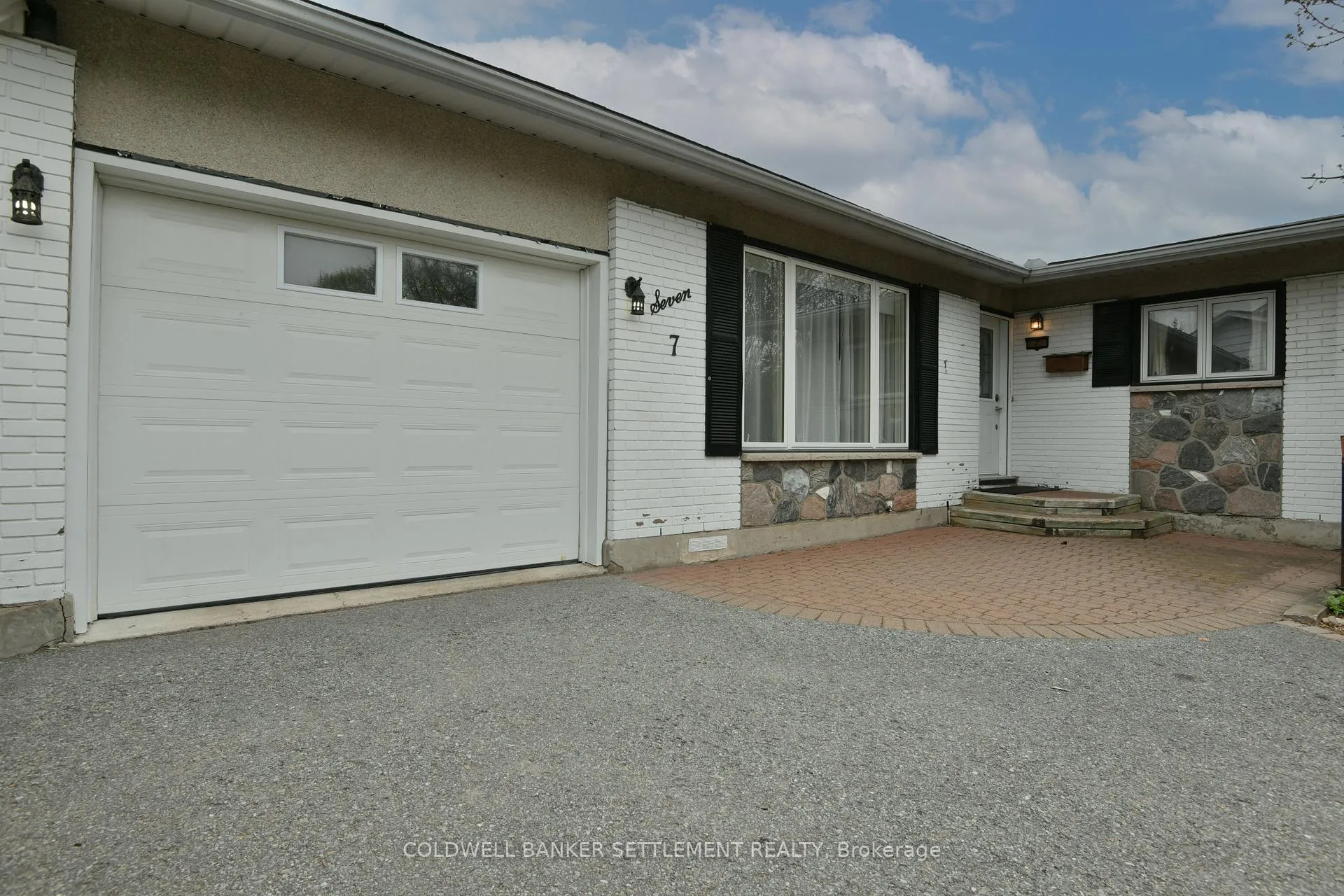 Photo 3 of 7 Parker Avenue, Ottawa, Meadowlands/Crestview — HOMEH