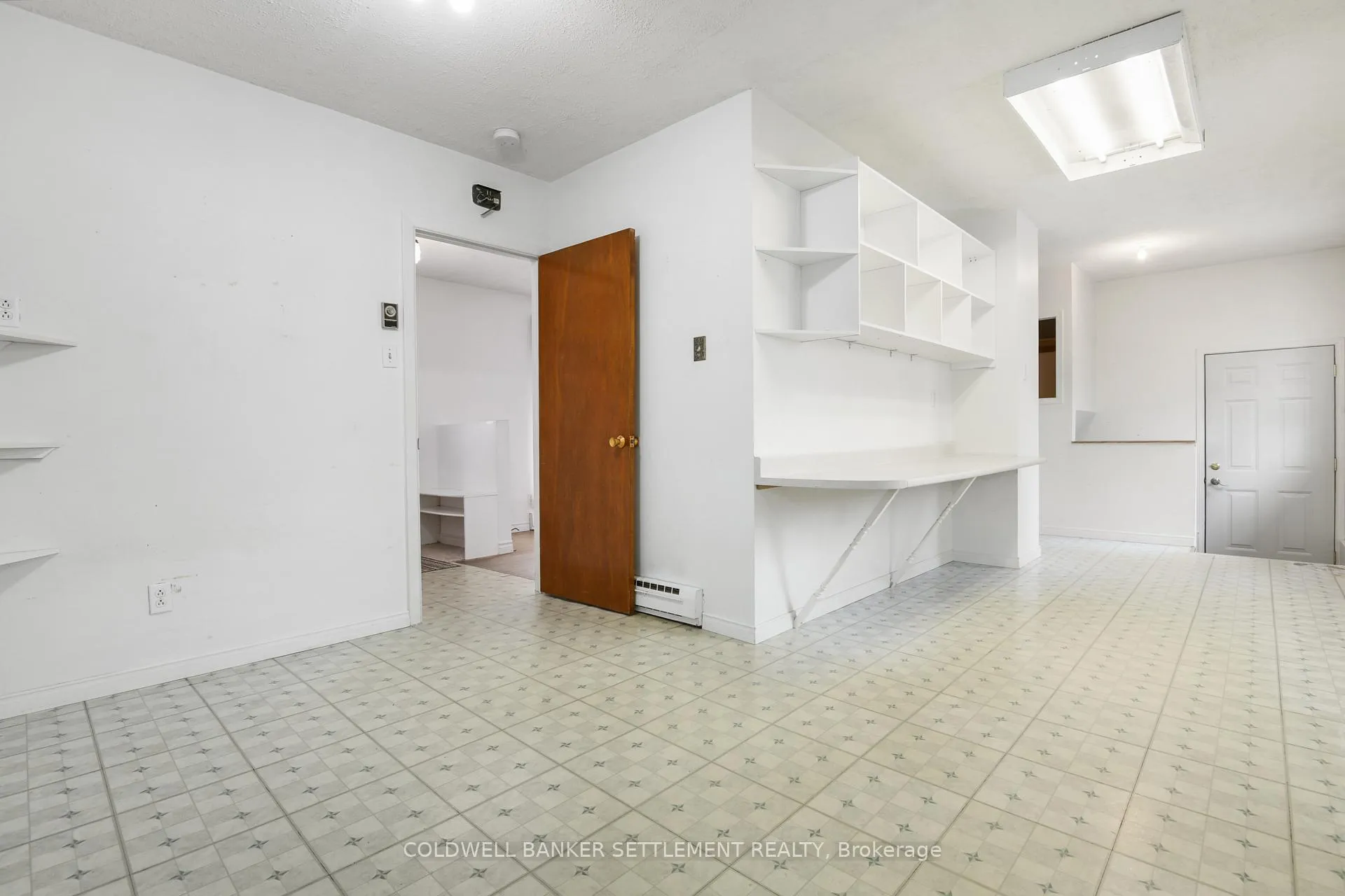 Photo 13 of 7 Parker Avenue, Ottawa, Meadowlands/Crestview — HOMEH