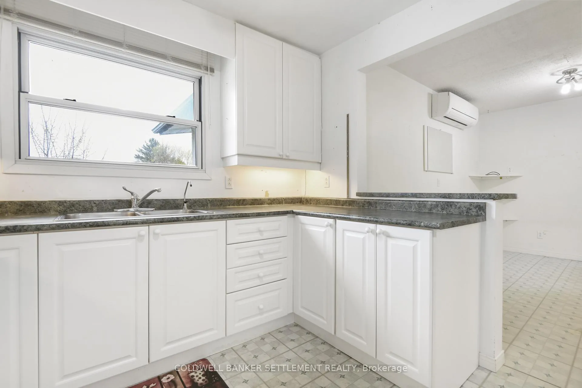 Photo 18 of 7 Parker Avenue, Ottawa, Meadowlands/Crestview — HOMEH