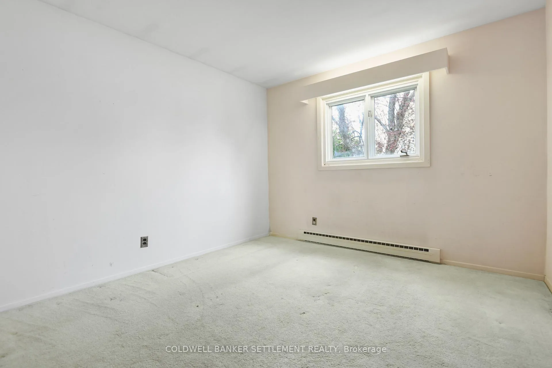 Photo 22 of 7 Parker Avenue, Ottawa, Meadowlands/Crestview — HOMEH