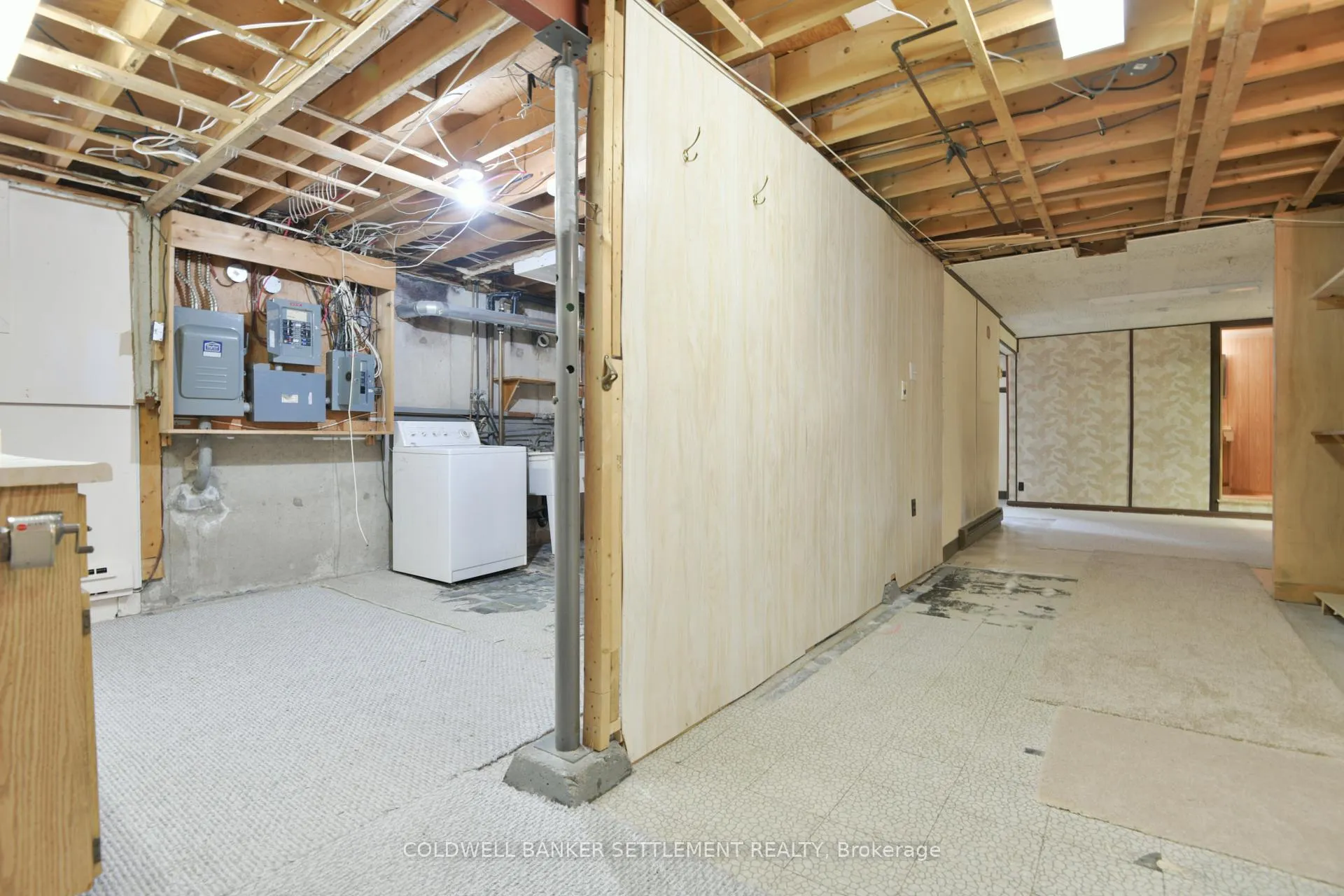 Photo 27 of 7 Parker Avenue, Ottawa, Meadowlands/Crestview — HOMEH