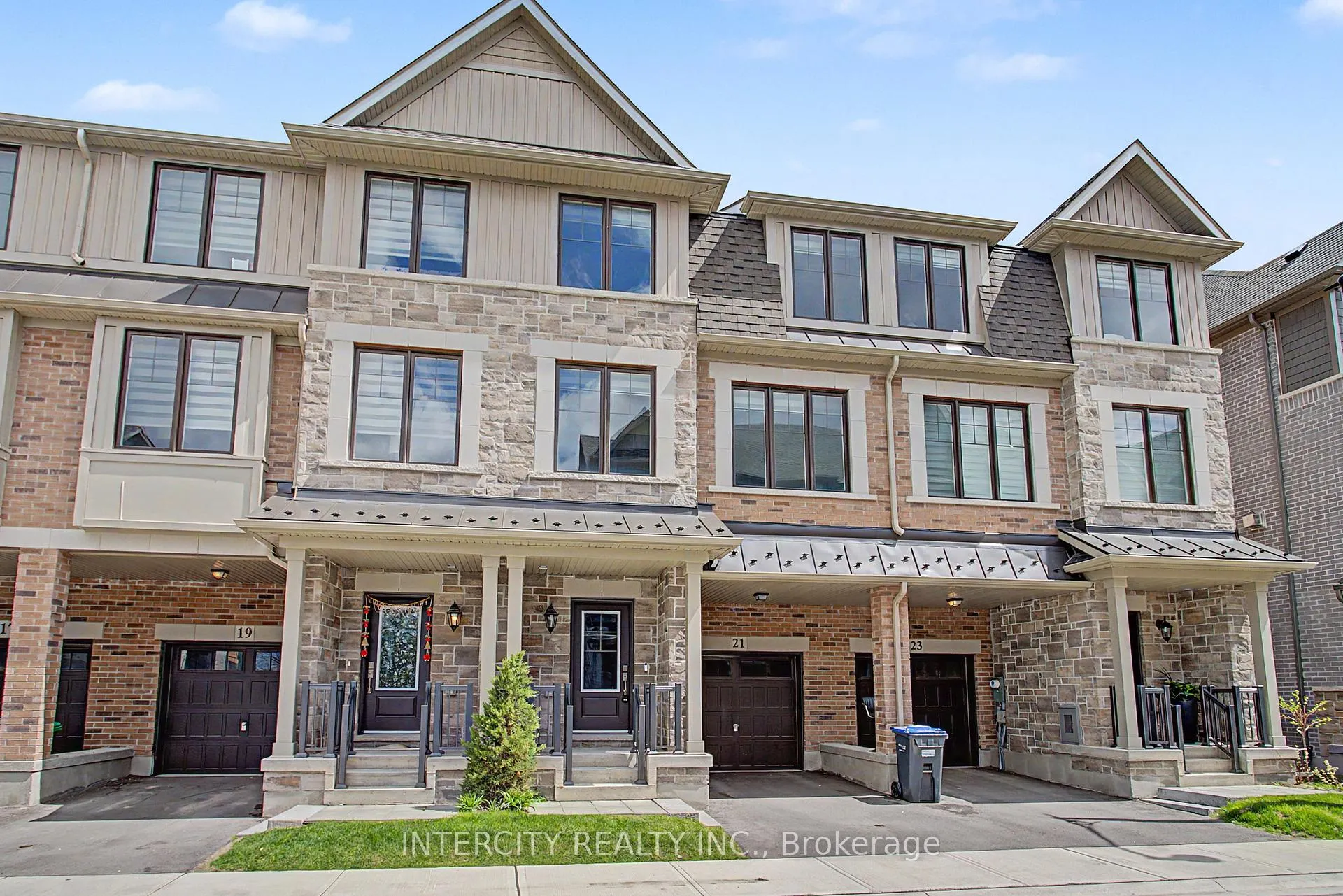Photo 1 of 21 Folcroft Street, Brampton, Credit Valley — HOMEH