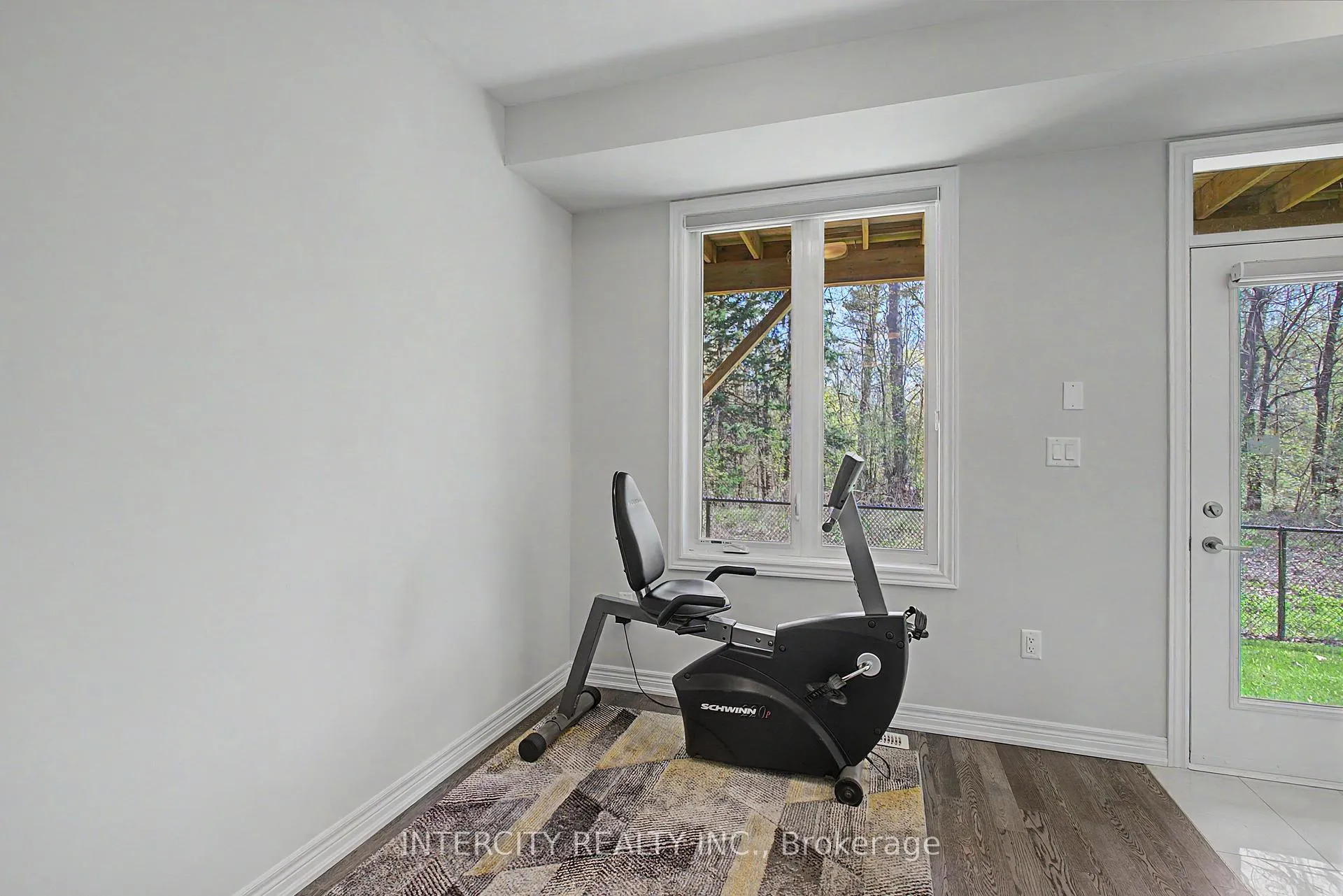 Photo 5 of 21 Folcroft Street, Brampton, Credit Valley — HOMEH