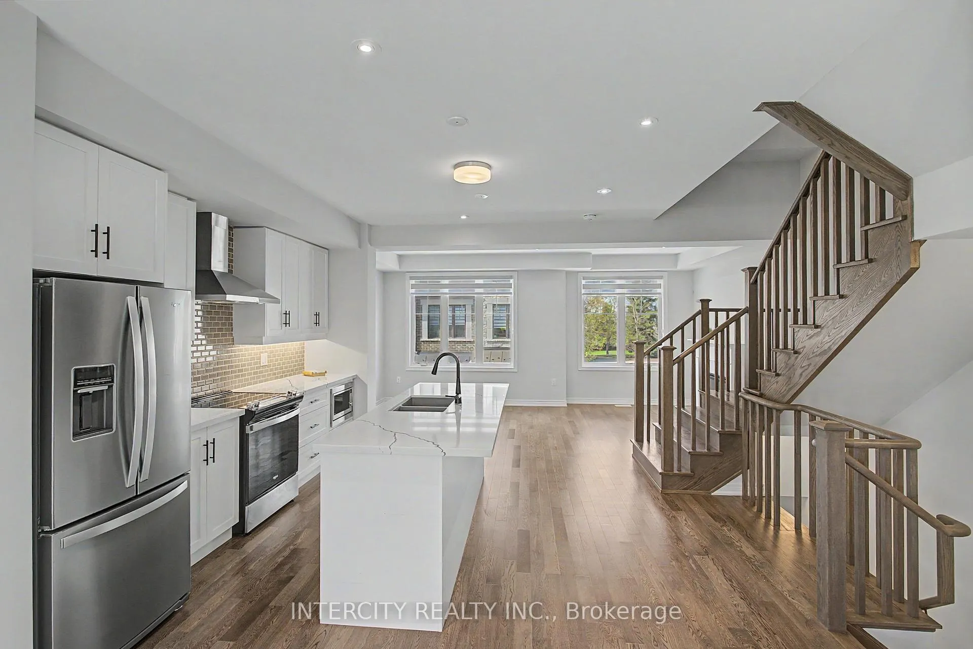 Photo 9 of 21 Folcroft Street, Brampton, Credit Valley — HOMEH