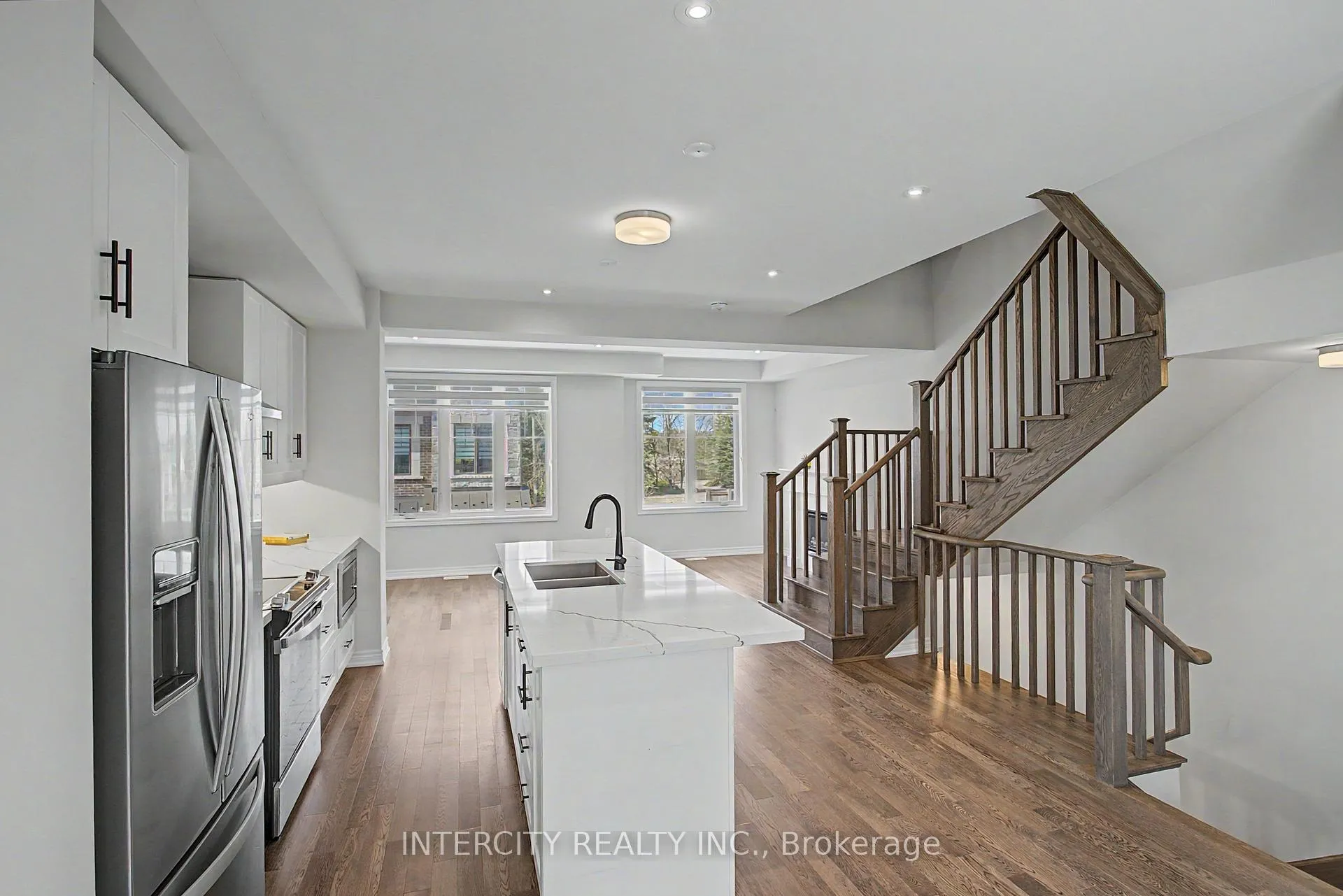 Photo 10 of 21 Folcroft Street, Brampton, Credit Valley — HOMEH