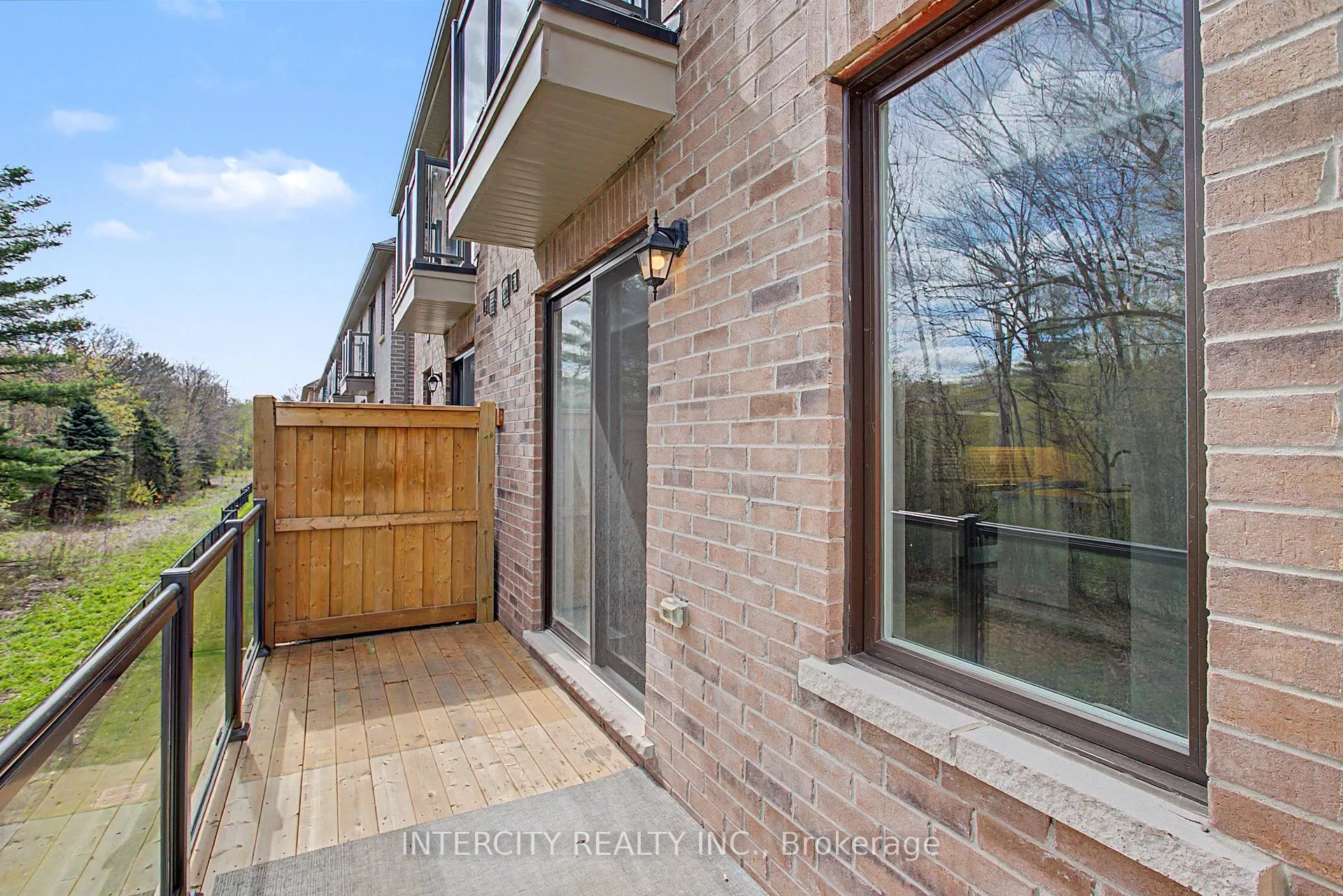 Photo 17 of 21 Folcroft Street, Brampton, Credit Valley — HOMEH