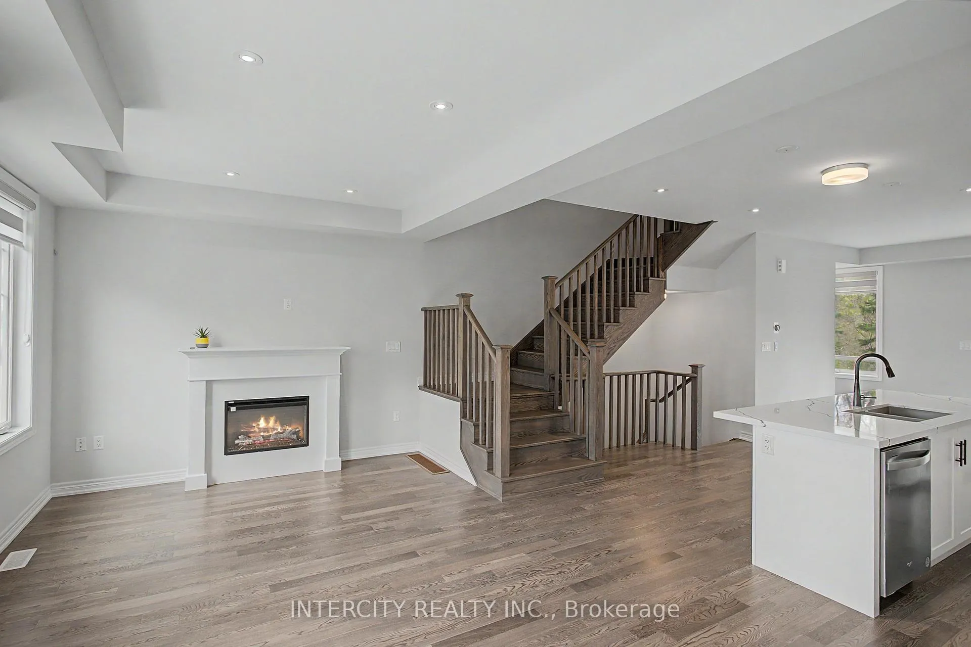 Photo 21 of 21 Folcroft Street, Brampton, Credit Valley — HOMEH