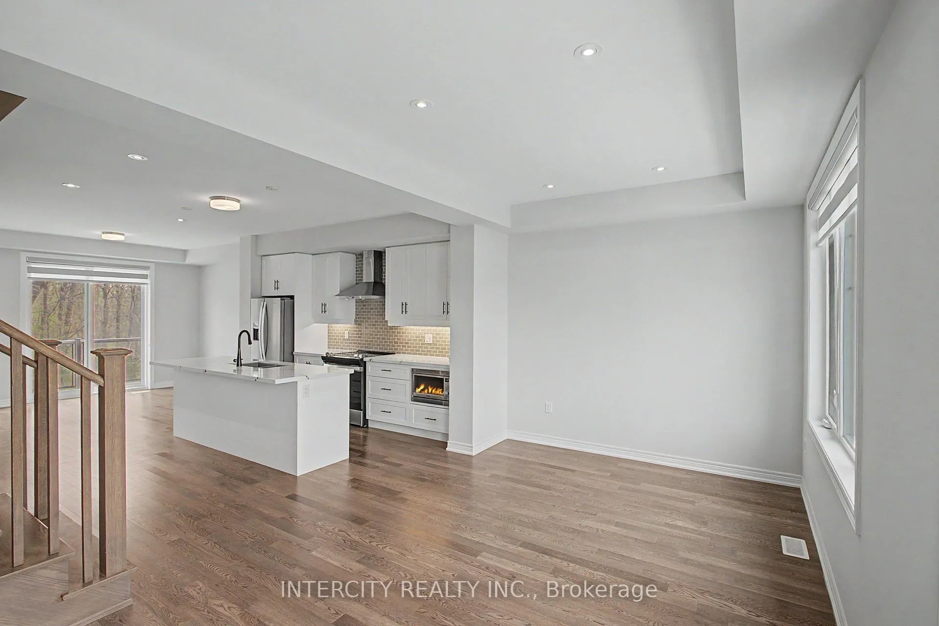 Photo 22 of 21 Folcroft Street, Brampton, Credit Valley — HOMEH