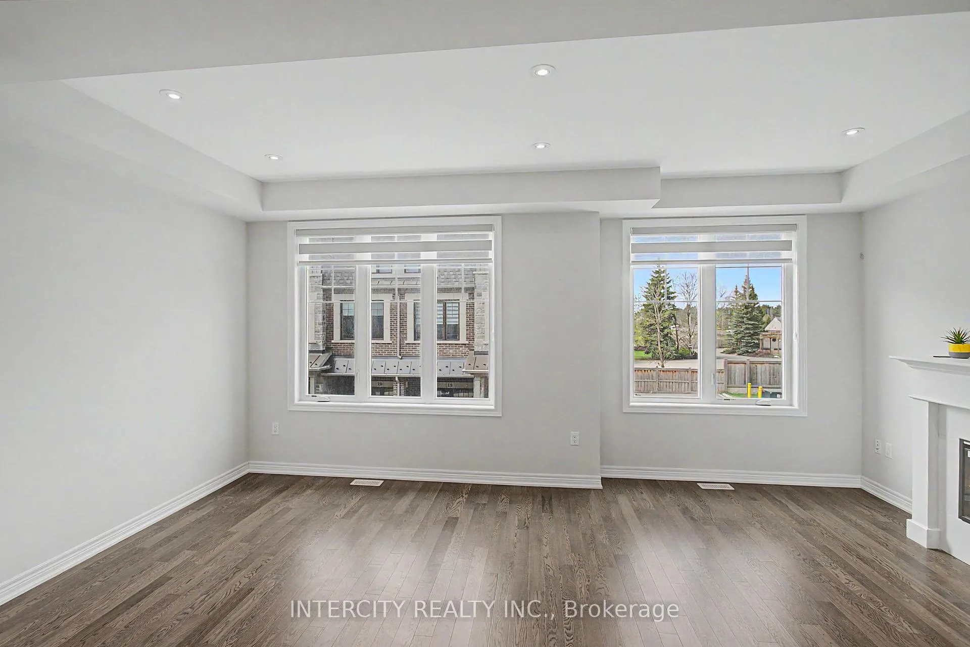 Photo 23 of 21 Folcroft Street, Brampton, Credit Valley — HOMEH
