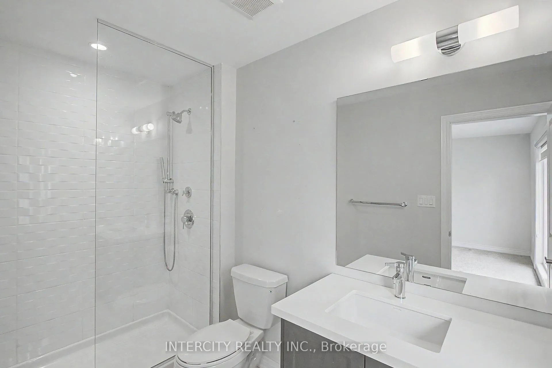 Photo 29 of 21 Folcroft Street, Brampton, Credit Valley — HOMEH