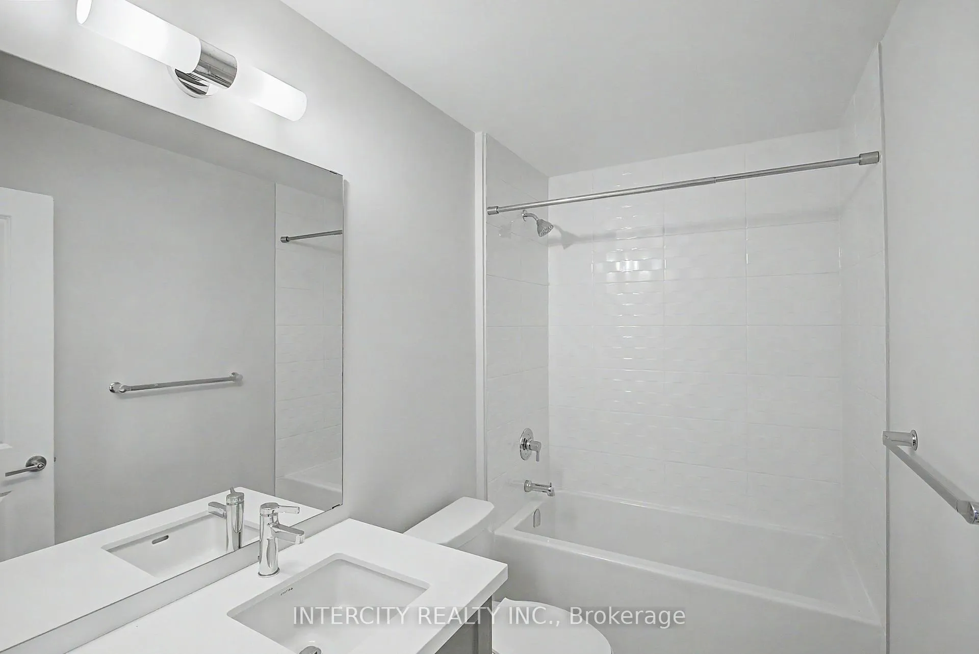 Photo 34 of 21 Folcroft Street, Brampton, Credit Valley — HOMEH