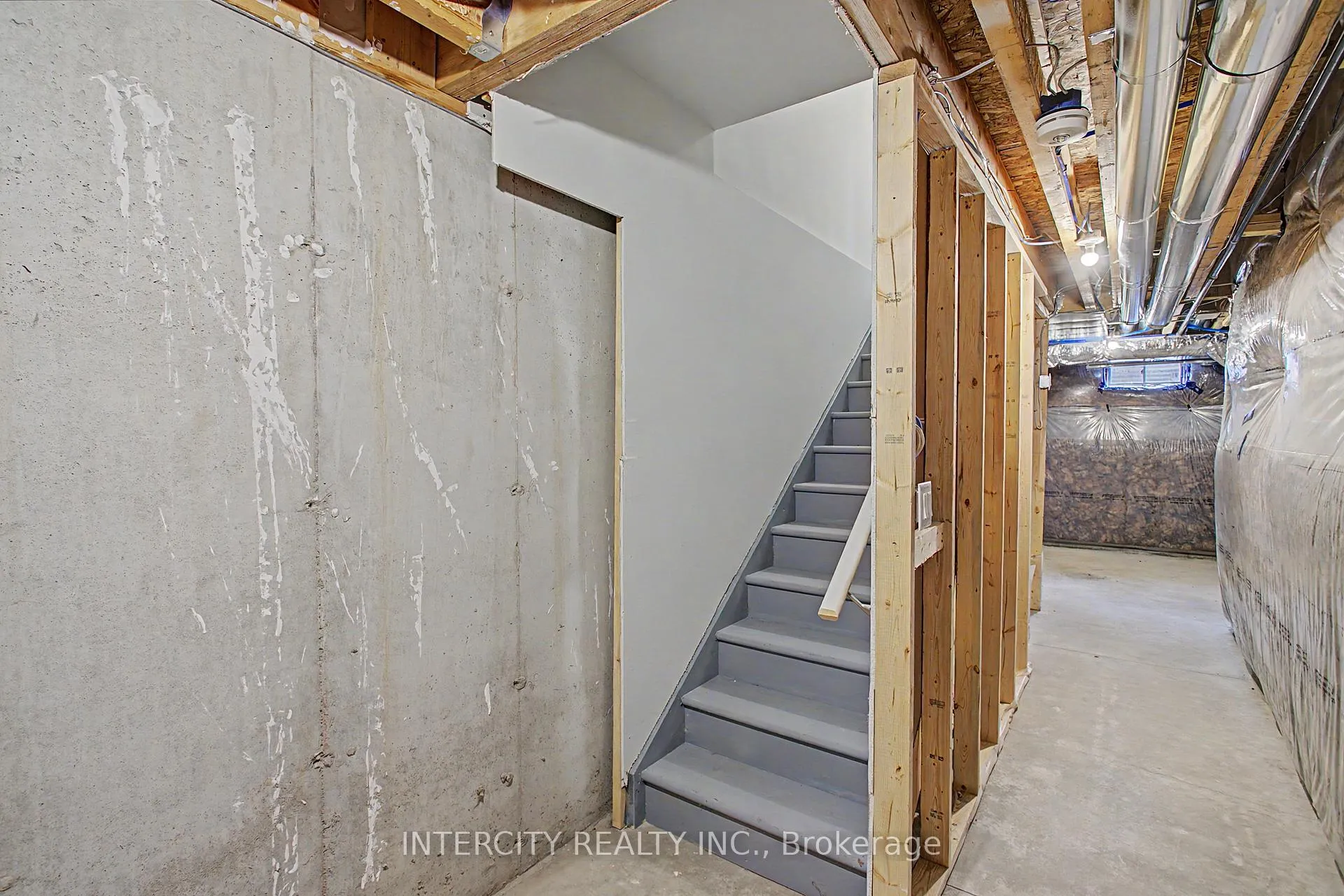 Photo 37 of 21 Folcroft Street, Brampton, Credit Valley — HOMEH