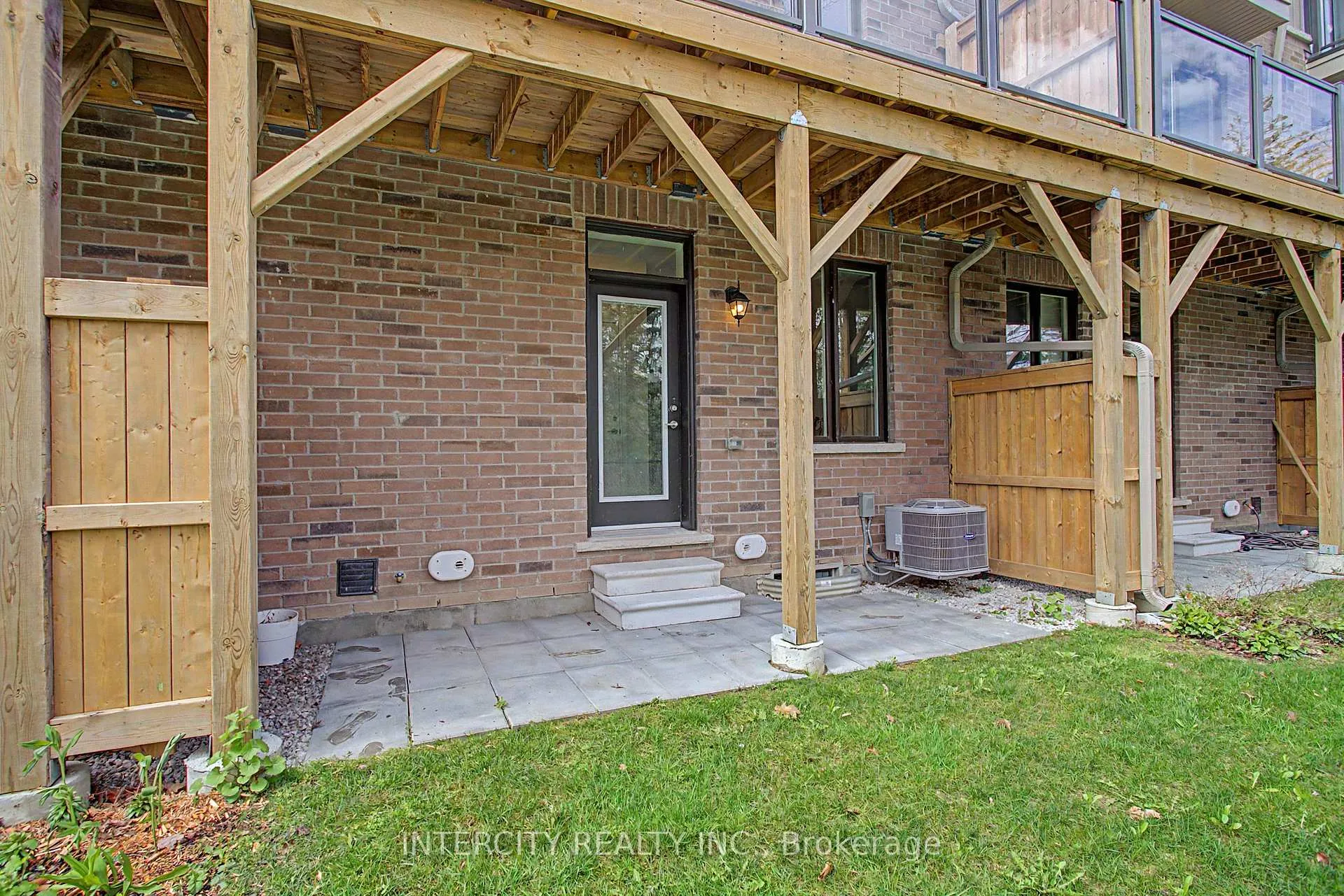 Photo 38 of 21 Folcroft Street, Brampton, Credit Valley — HOMEH