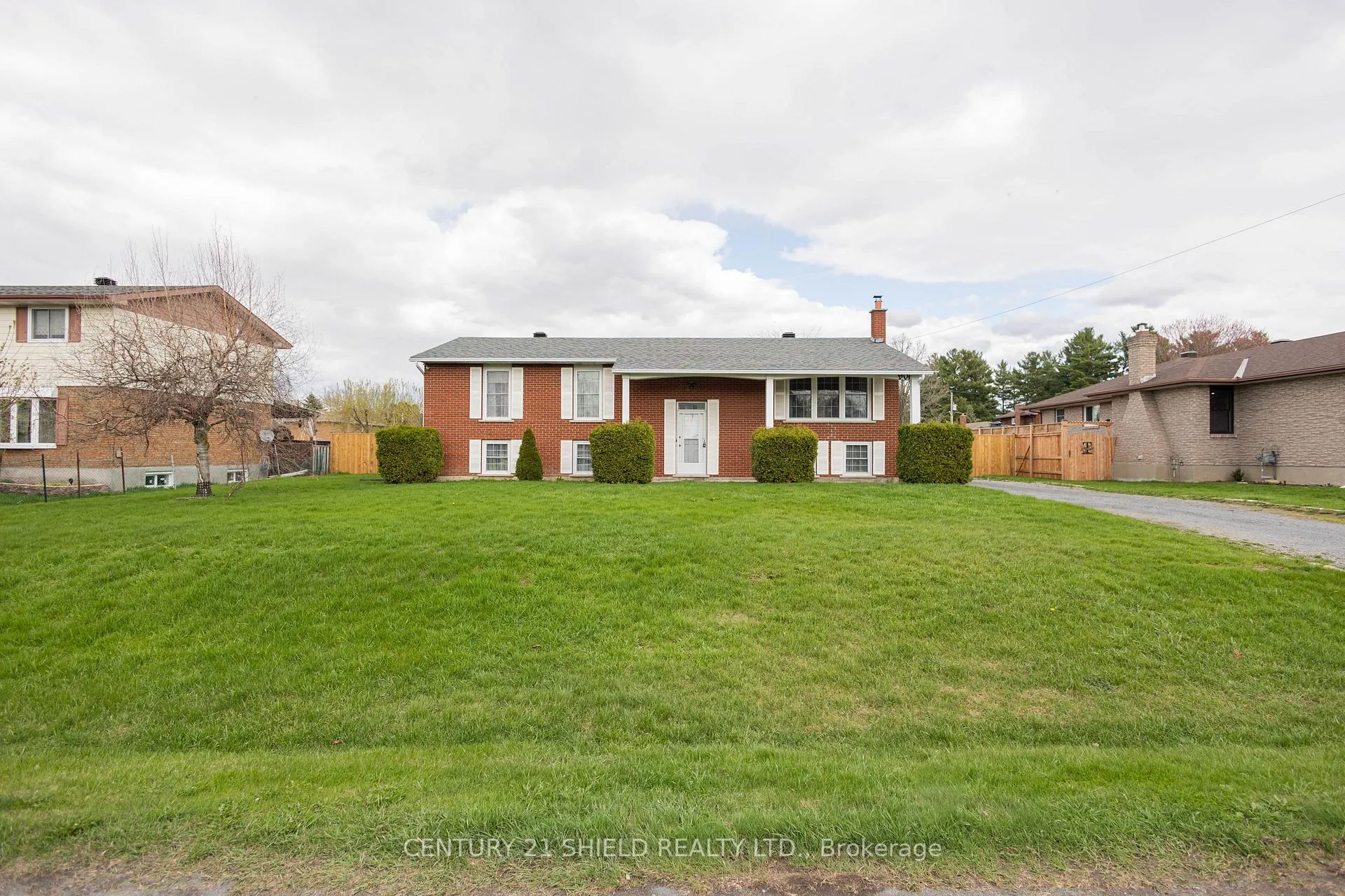 Photo 1 of 901 Laflin Street, Cornwall — HOMEH