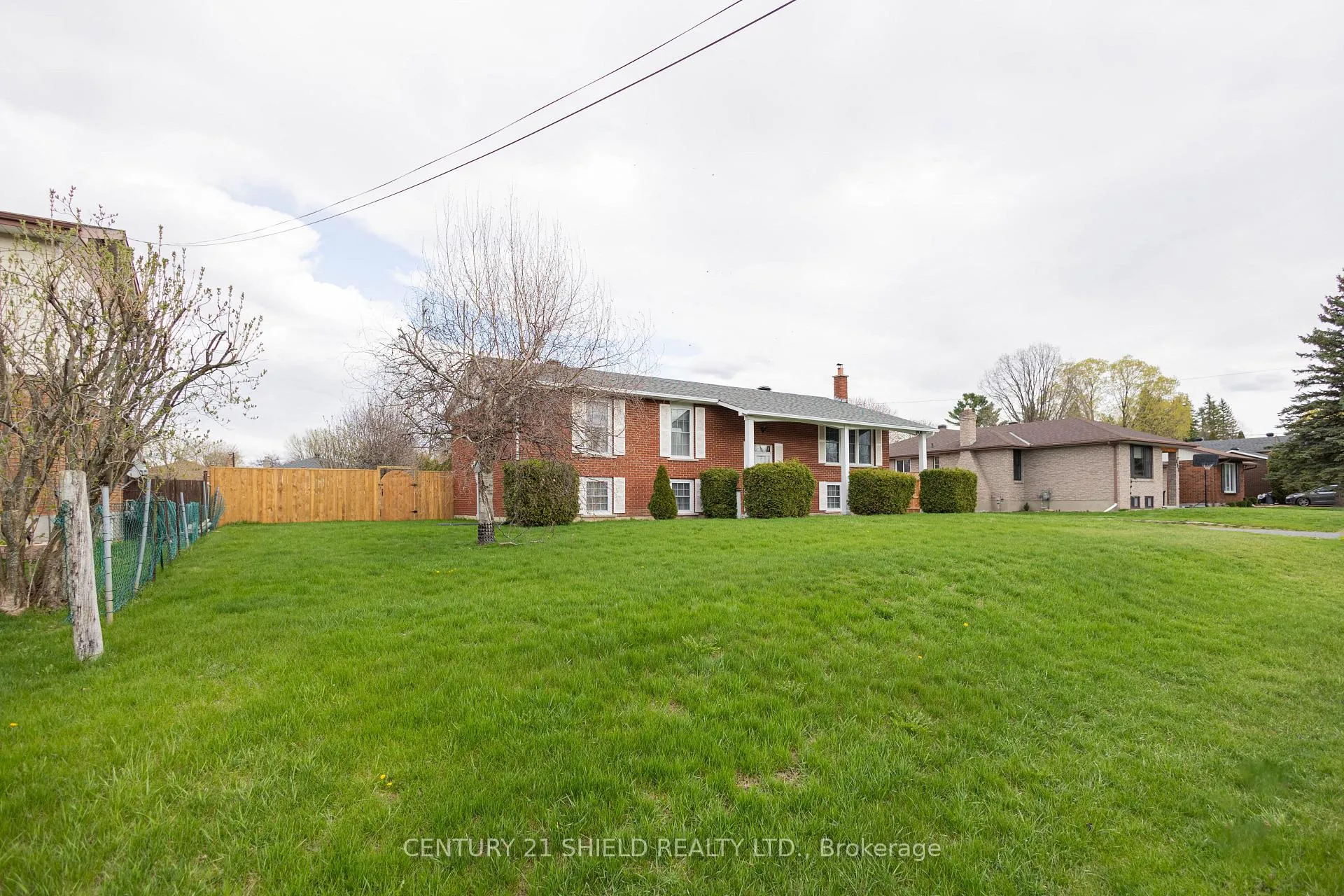 Photo 2 of 901 Laflin Street, Cornwall — HOMEH