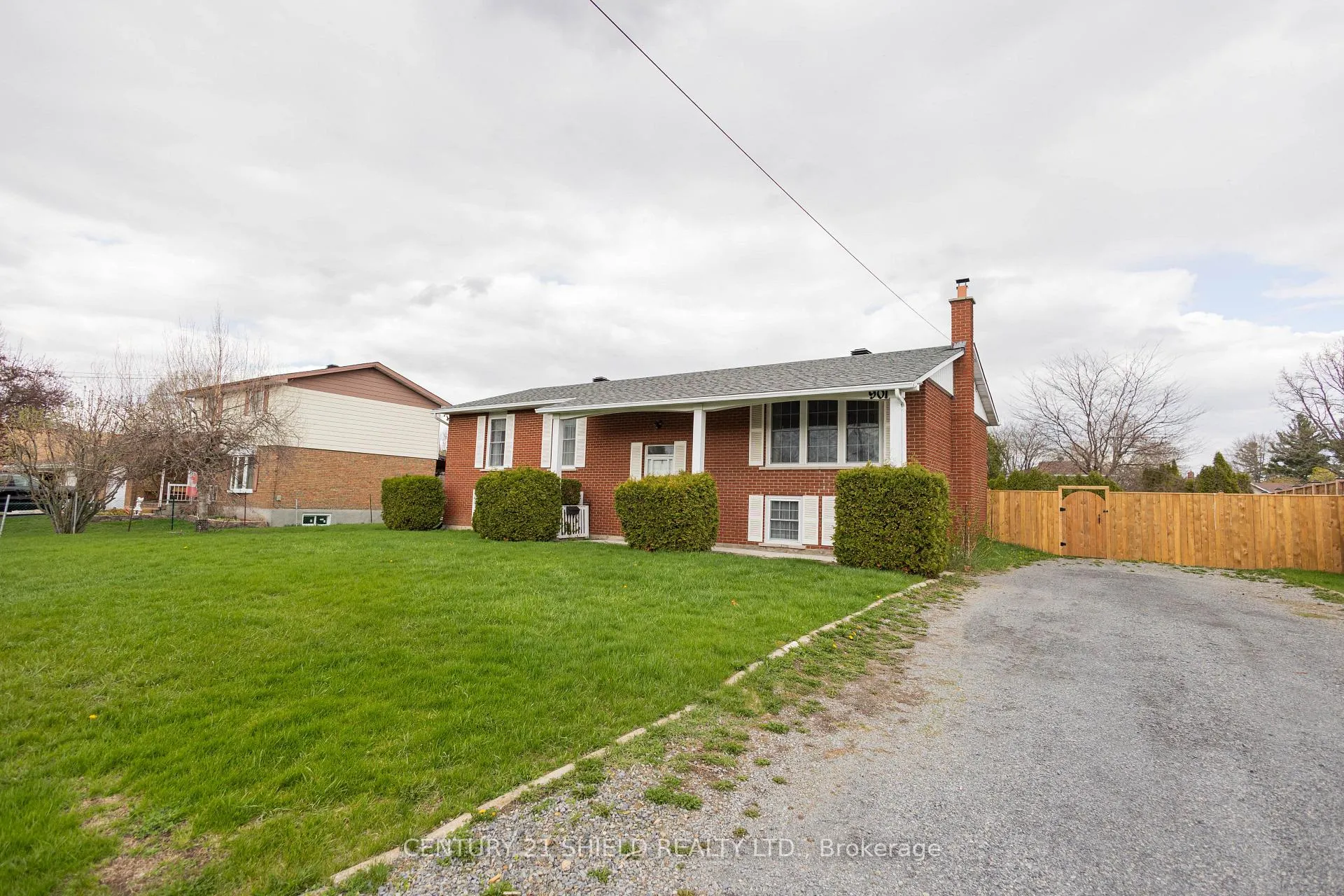 Photo 3 of 901 Laflin Street, Cornwall — HOMEH