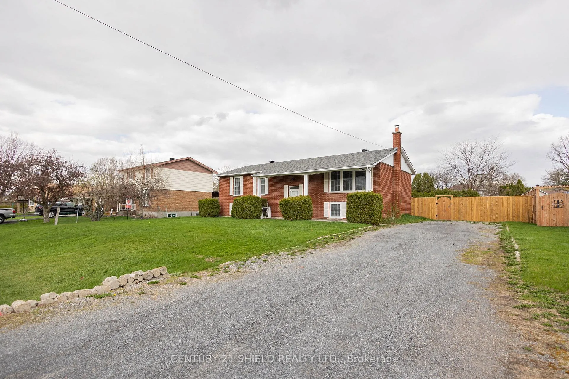 Photo 4 of 901 Laflin Street, Cornwall — HOMEH