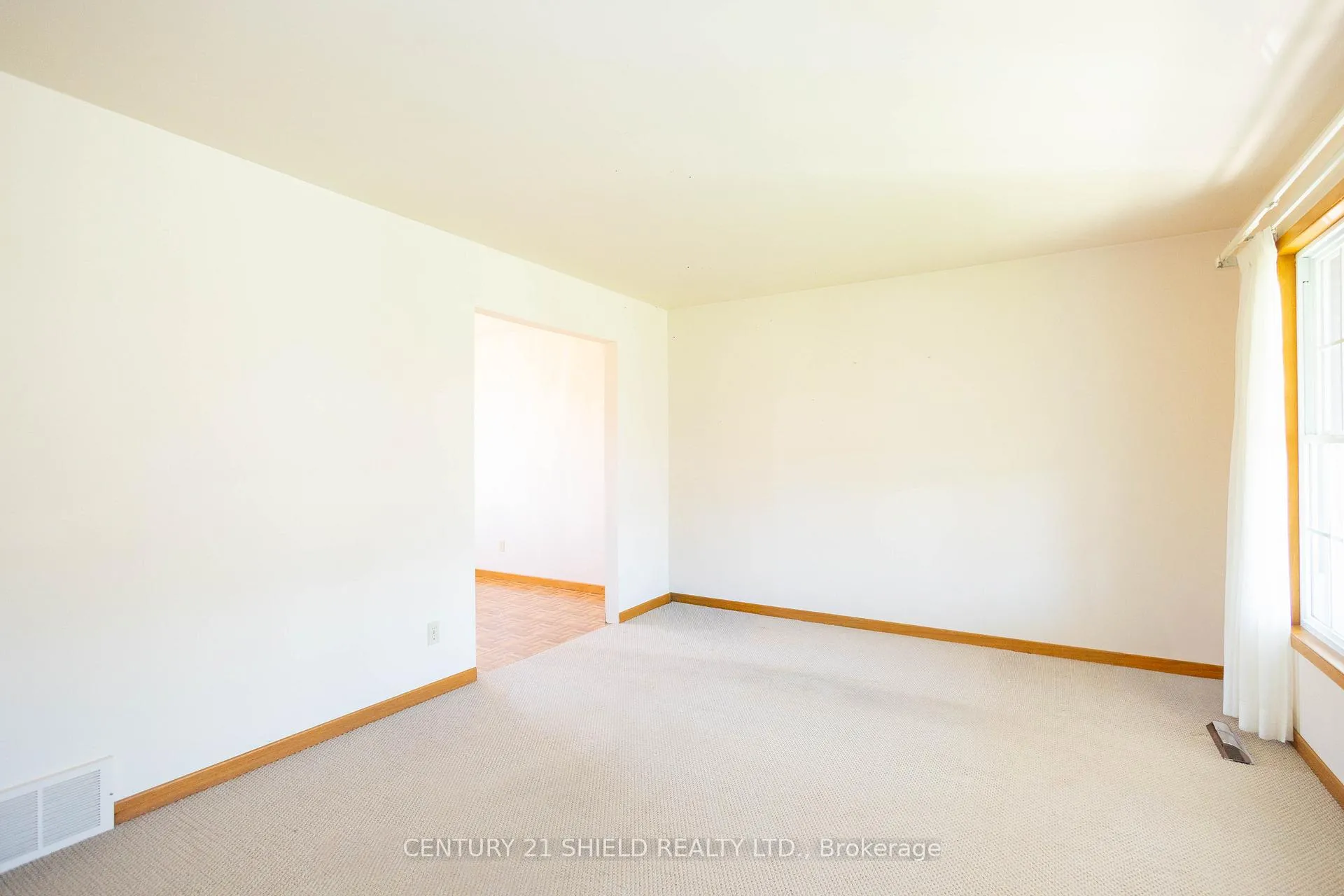 Photo 7 of 901 Laflin Street, Cornwall — HOMEH