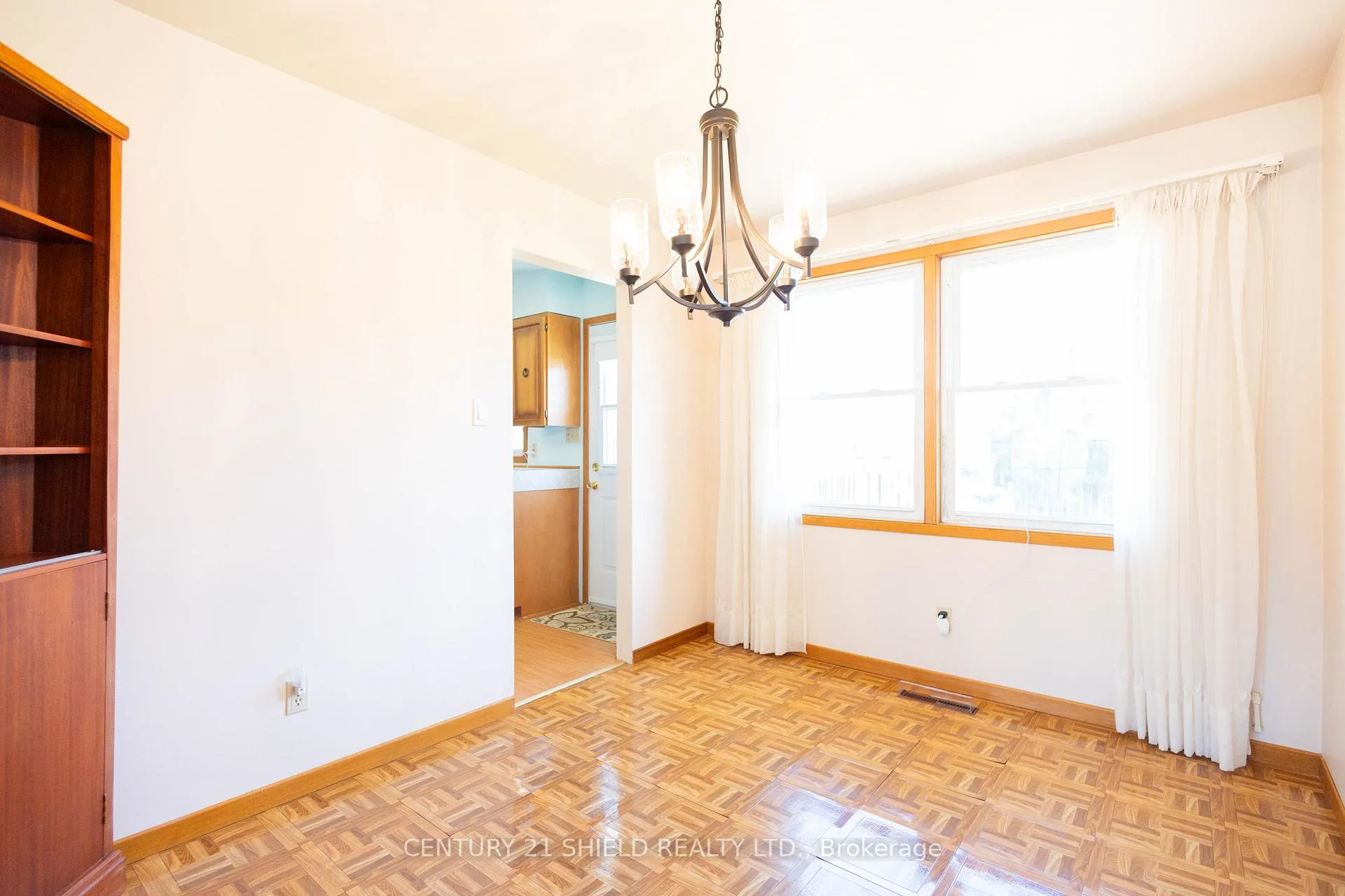 Photo 9 of 901 Laflin Street, Cornwall — HOMEH