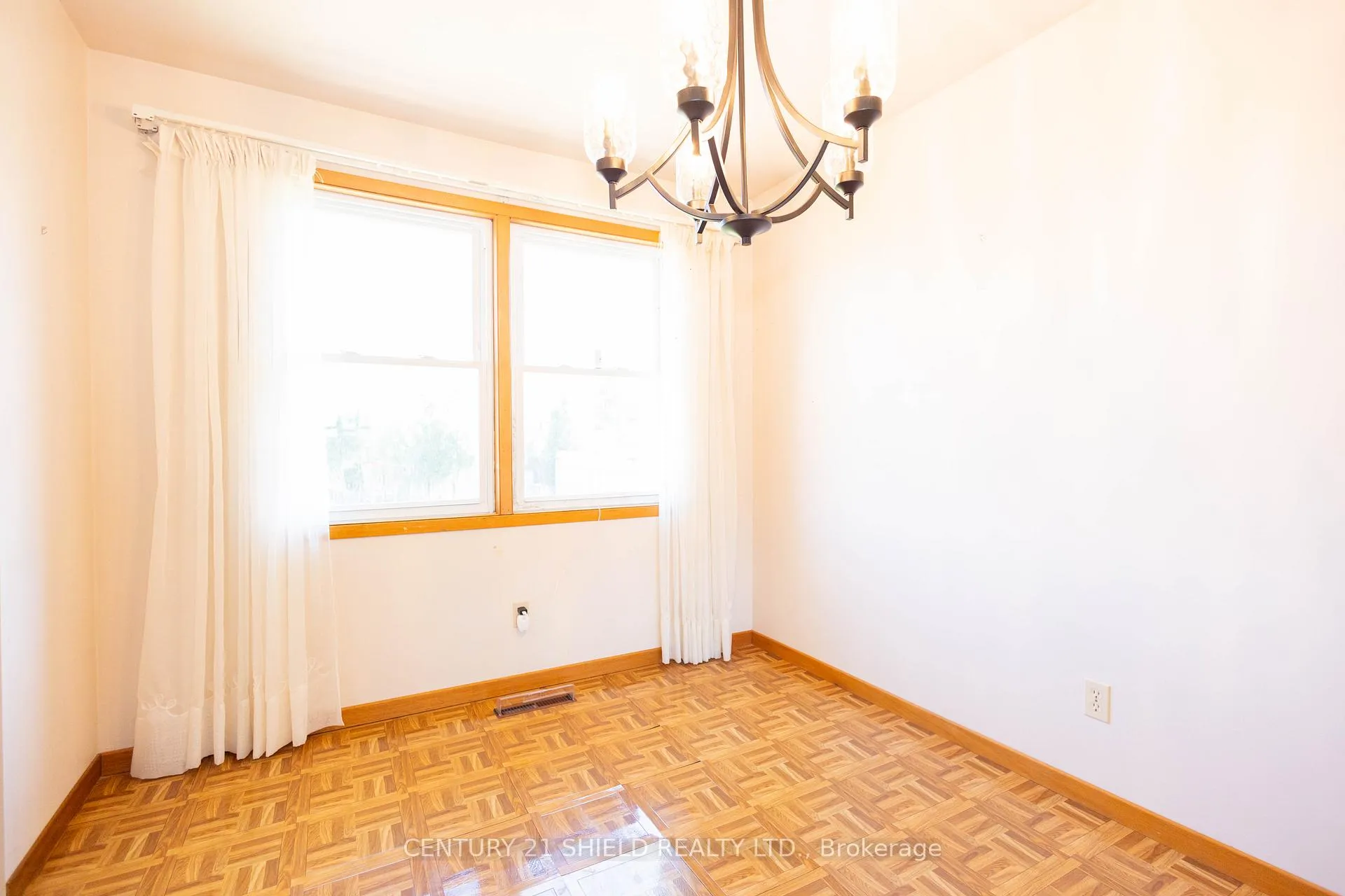 Photo 12 of 901 Laflin Street, Cornwall — HOMEH