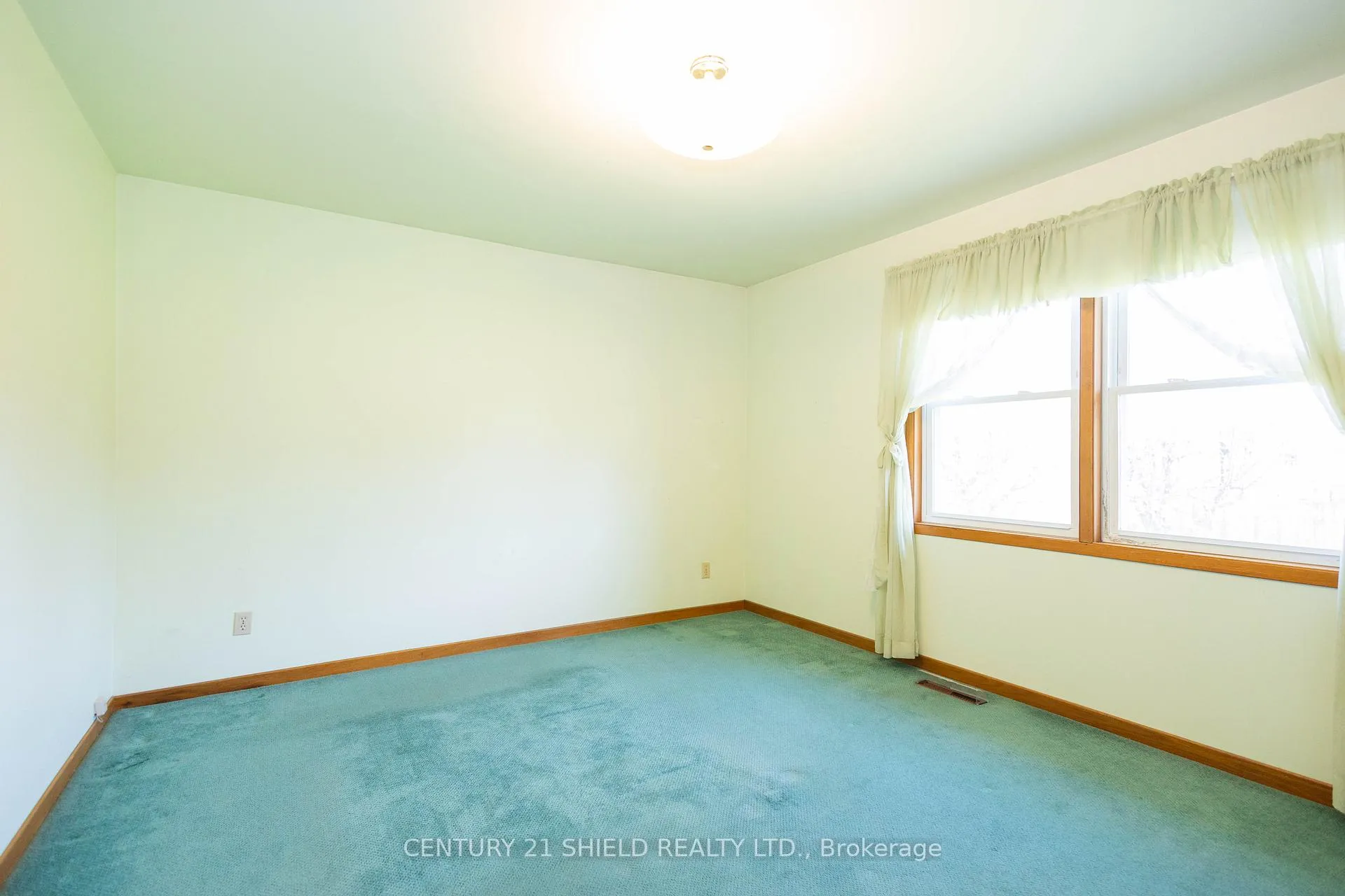 Photo 20 of 901 Laflin Street, Cornwall — HOMEH