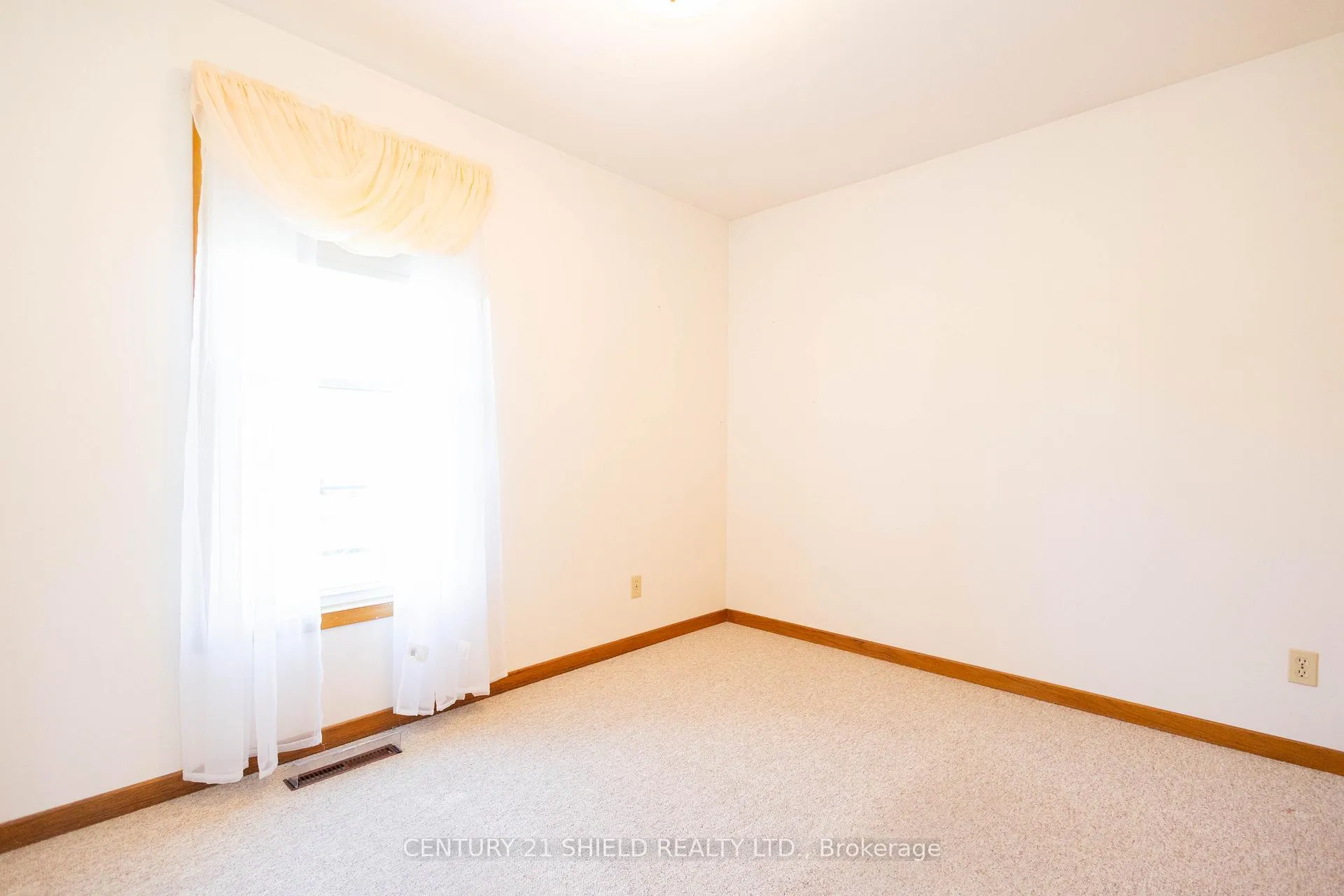 Photo 26 of 901 Laflin Street, Cornwall — HOMEH