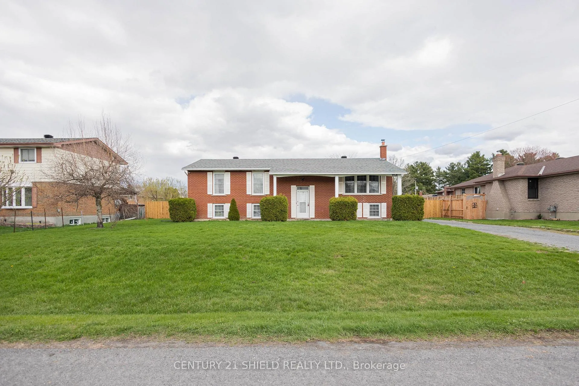 Photo 42 of 901 Laflin Street, Cornwall — HOMEH