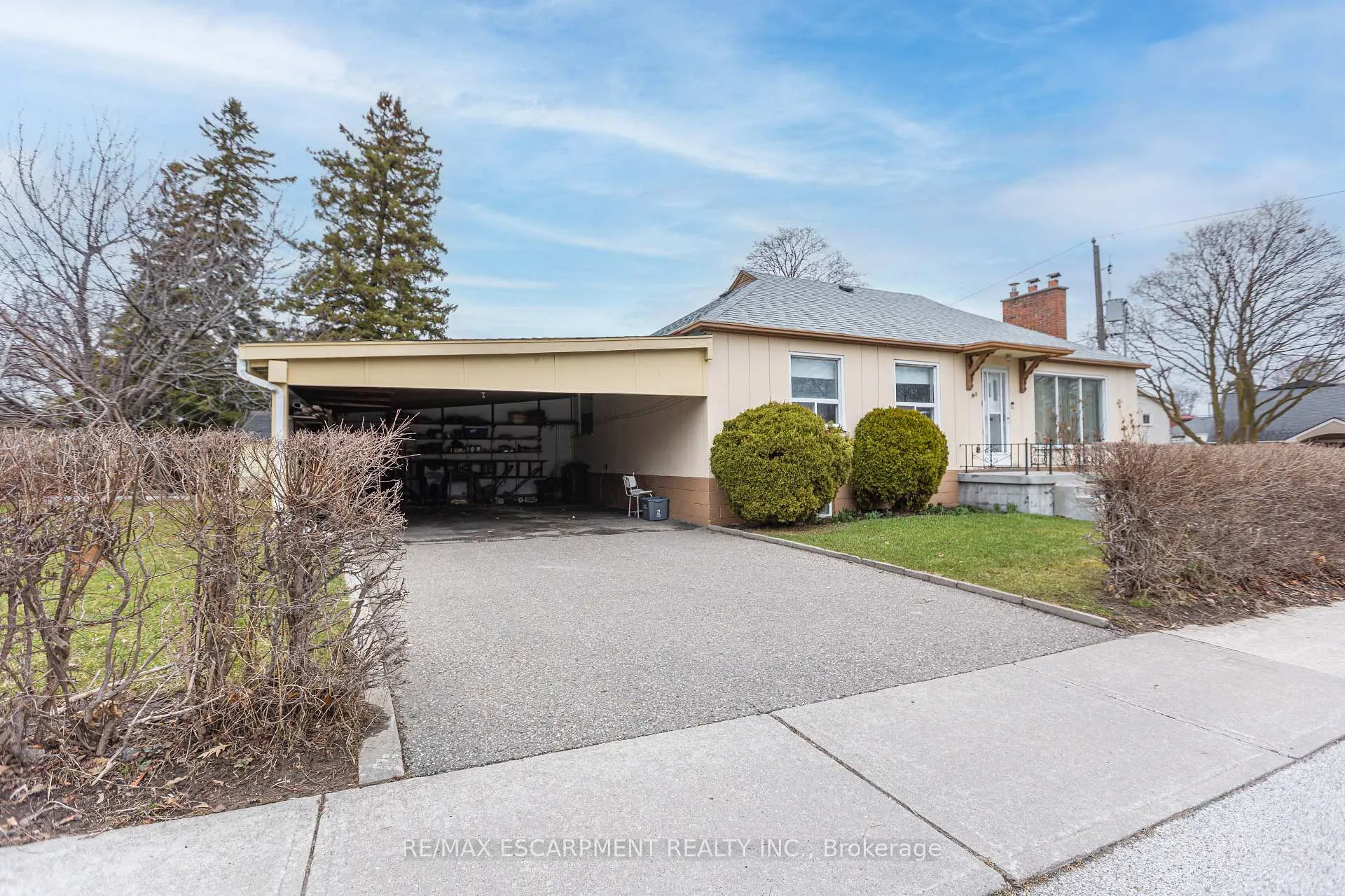 Photo 2 of 1 Snaresbrook Drive, Etobicoke, Rexdale-Kipling — HOMEH