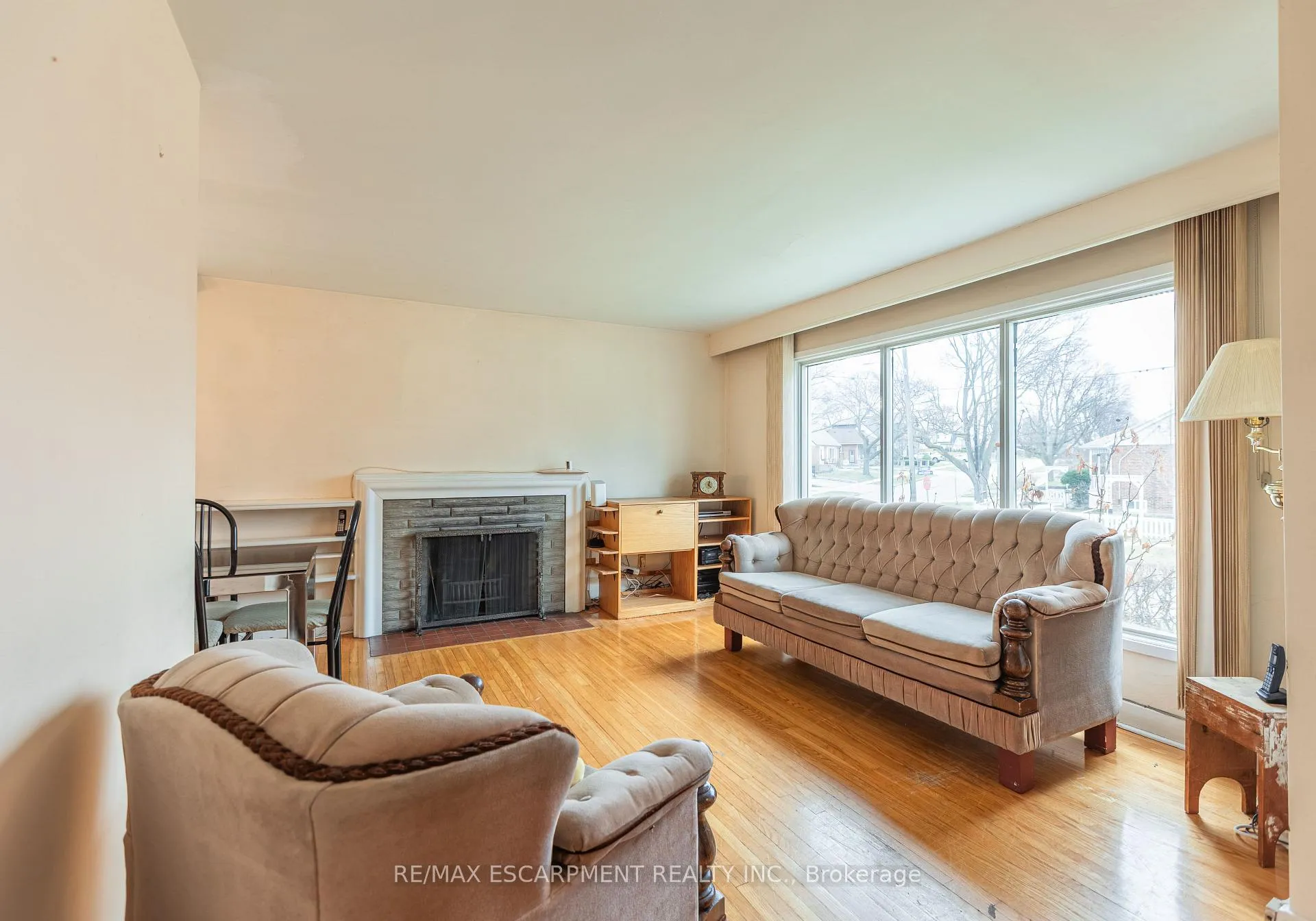 Photo 6 of 1 Snaresbrook Drive, Etobicoke, Rexdale-Kipling — HOMEH
