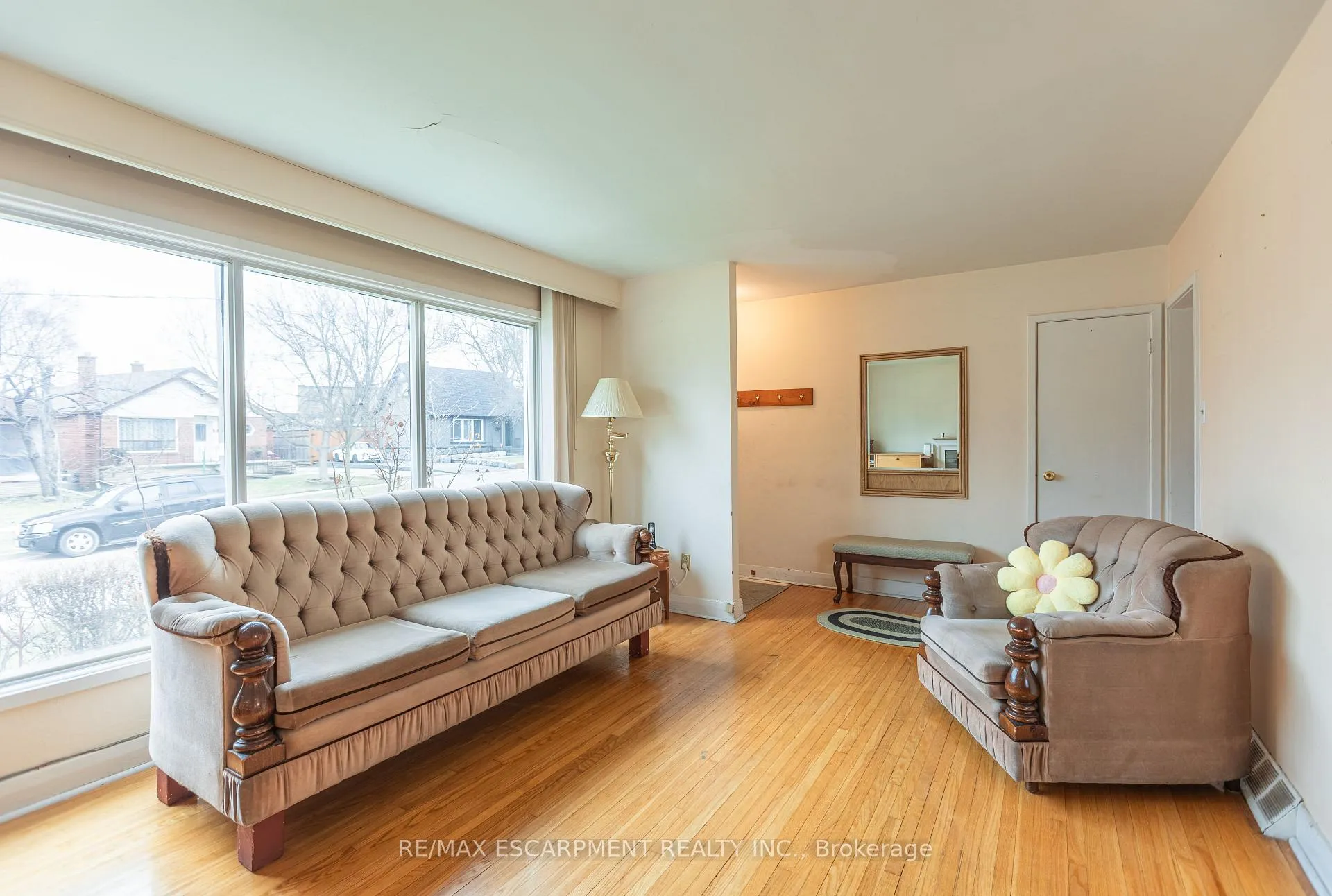 Photo 7 of 1 Snaresbrook Drive, Etobicoke, Rexdale-Kipling — HOMEH