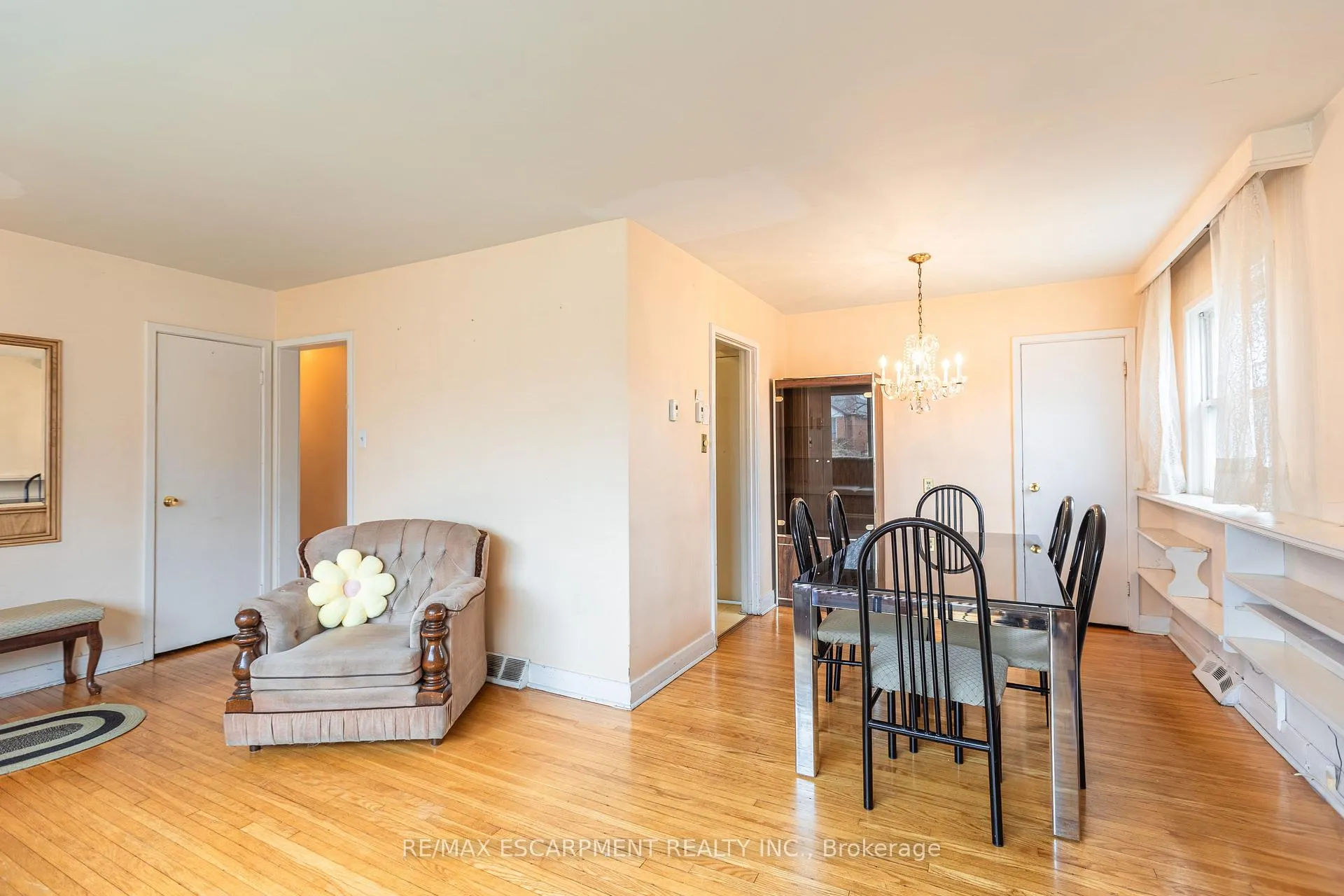Photo 9 of 1 Snaresbrook Drive, Etobicoke, Rexdale-Kipling — HOMEH