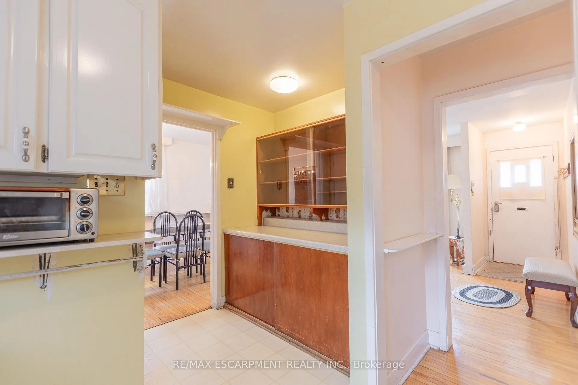 Photo 12 of 1 Snaresbrook Drive, Etobicoke, Rexdale-Kipling — HOMEH