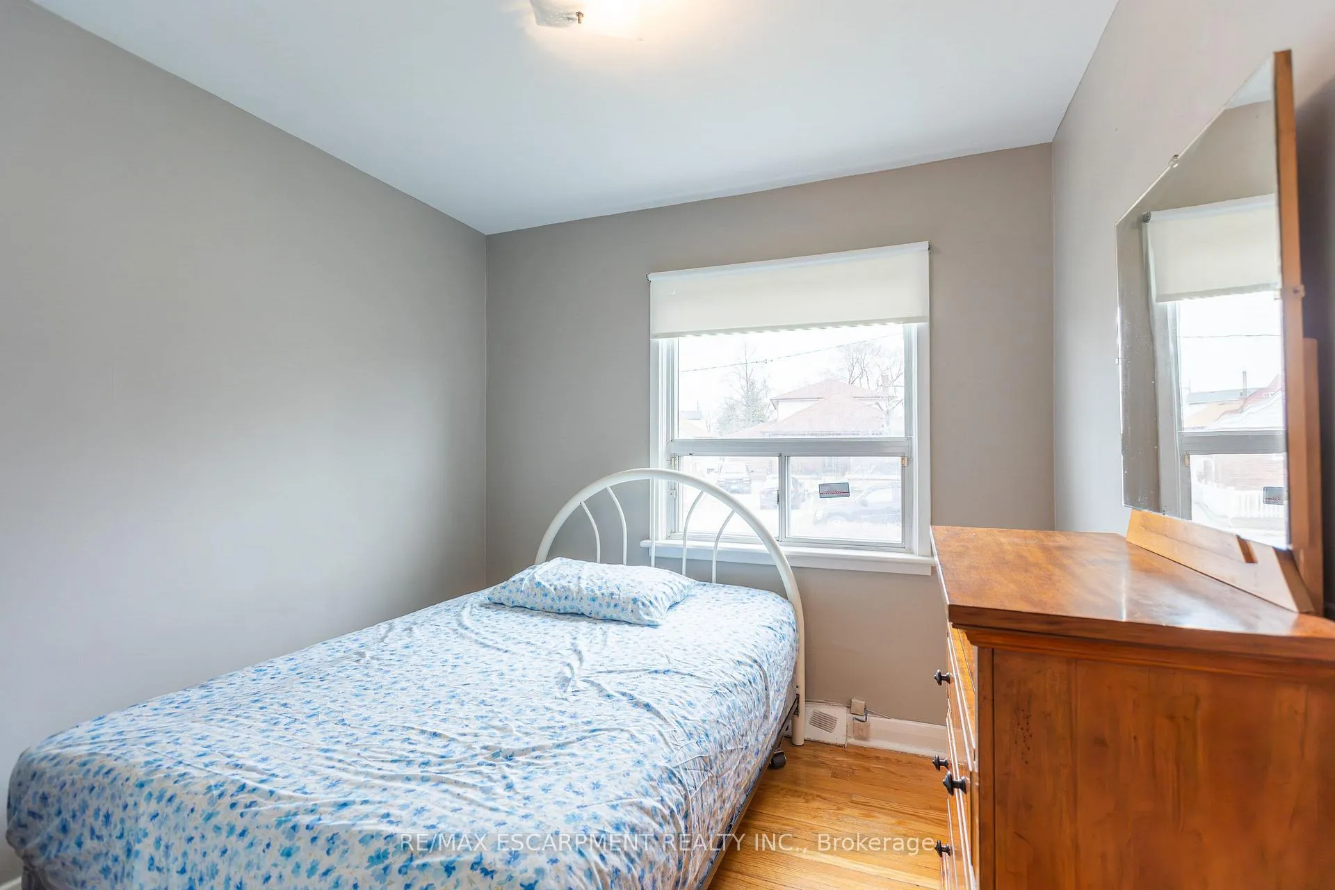 Photo 14 of 1 Snaresbrook Drive, Etobicoke, Rexdale-Kipling — HOMEH