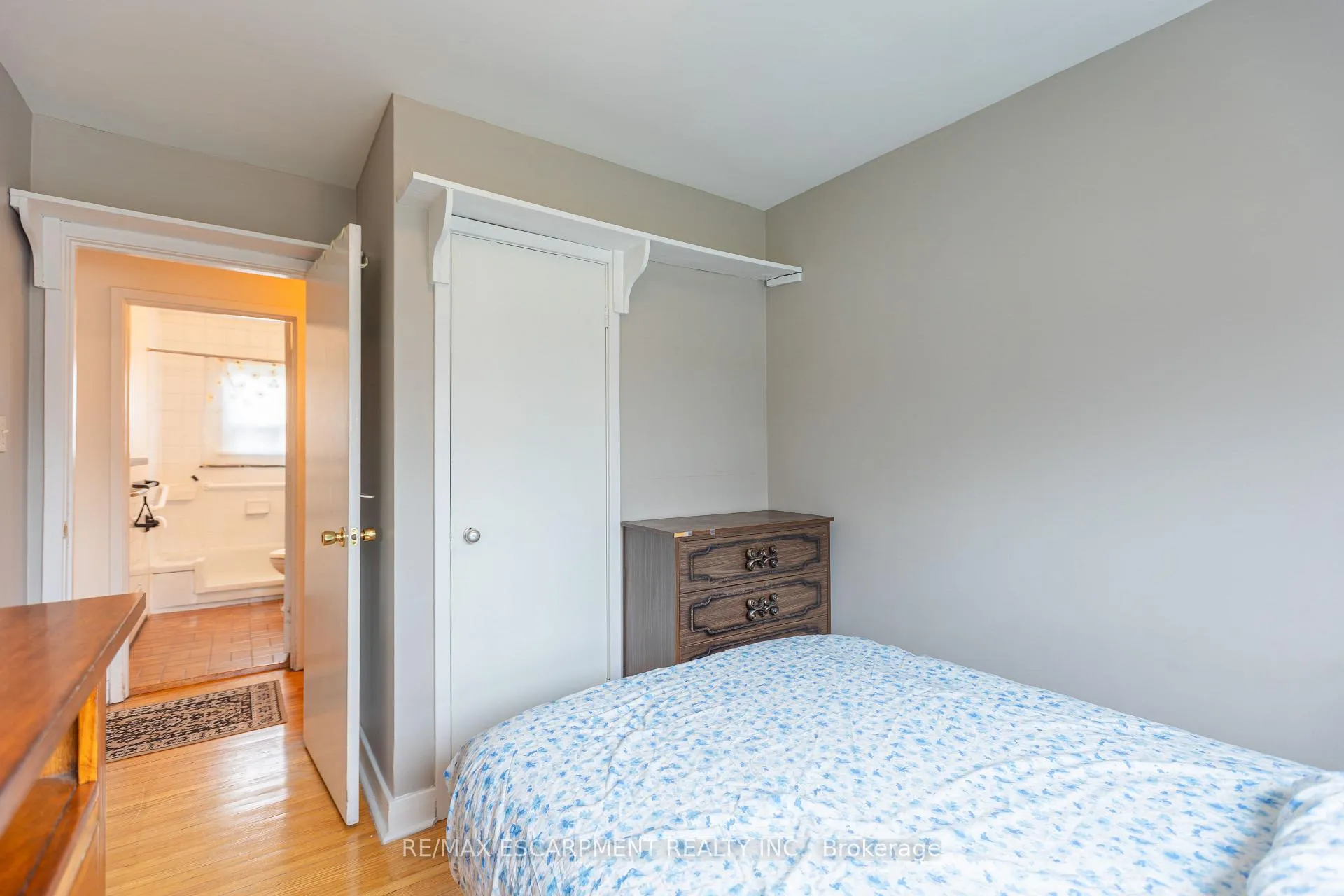 Photo 15 of 1 Snaresbrook Drive, Etobicoke, Rexdale-Kipling — HOMEH