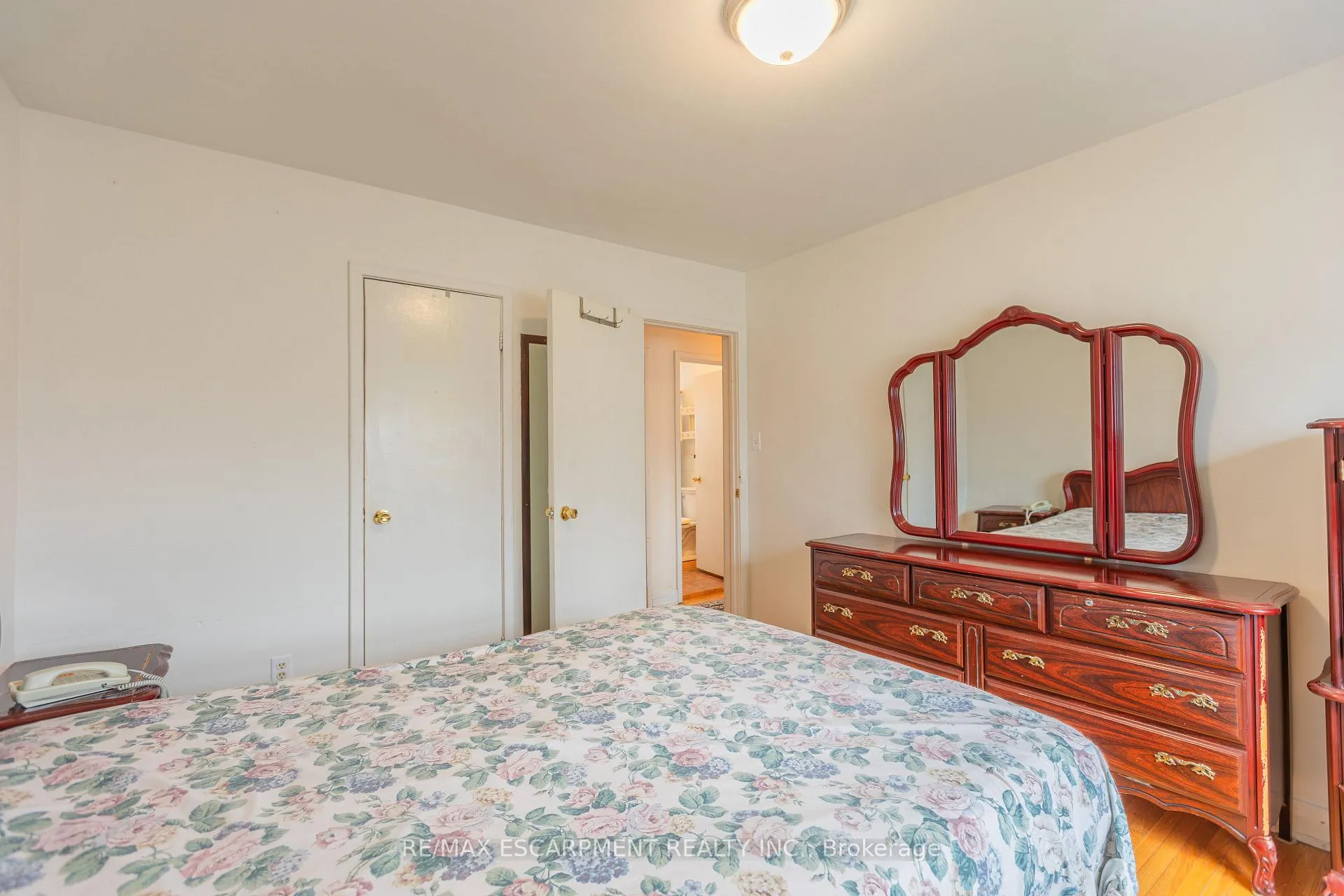 Photo 17 of 1 Snaresbrook Drive, Etobicoke, Rexdale-Kipling — HOMEH