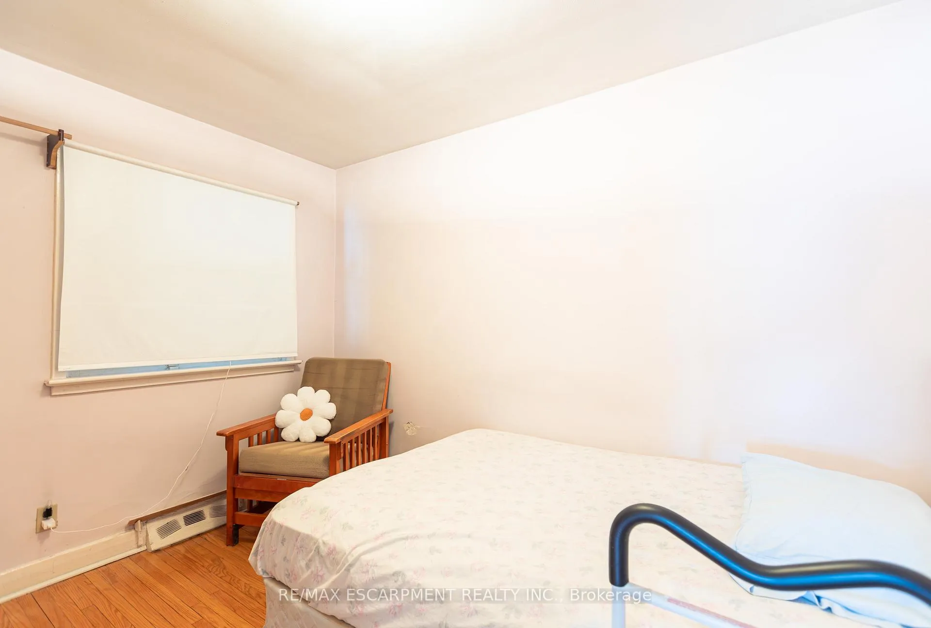 Photo 19 of 1 Snaresbrook Drive, Etobicoke, Rexdale-Kipling — HOMEH