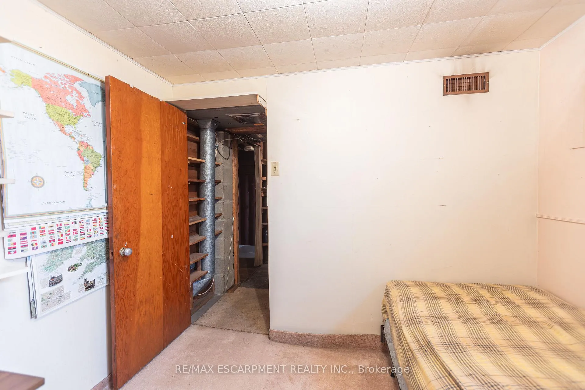 Photo 44 of 1 Snaresbrook Drive, Etobicoke, Rexdale-Kipling — HOMEH