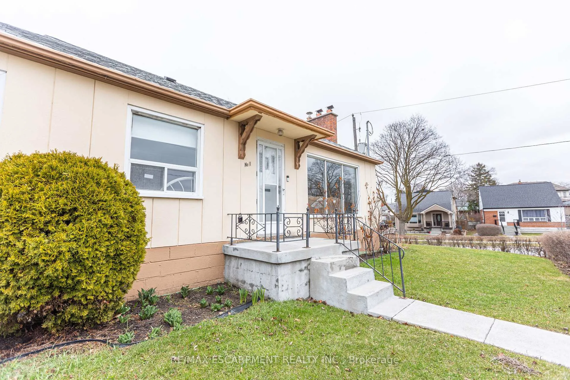 Photo 45 of 1 Snaresbrook Drive, Etobicoke, Rexdale-Kipling — HOMEH