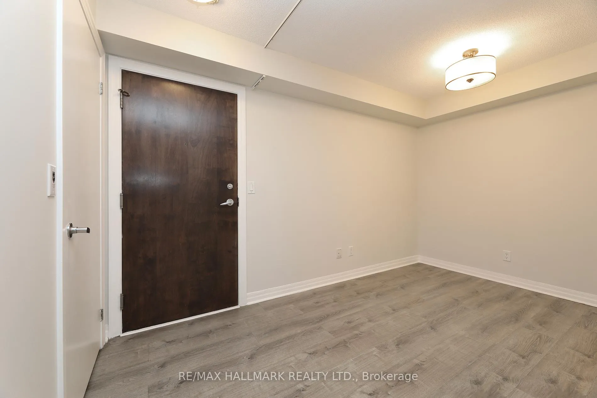Photo 4 of Unit 707, 16 Yonge Street, Toronto, Waterfront Communities — HOMEH