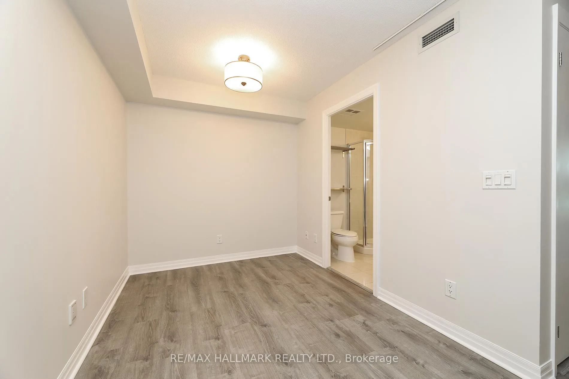 Photo 5 of Unit 707, 16 Yonge Street, Toronto, Waterfront Communities — HOMEH