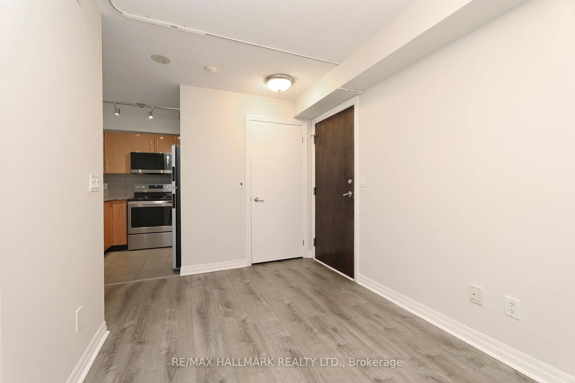 Photo 8 of Unit 707, 16 Yonge Street, Toronto, Waterfront Communities — HOMEH
