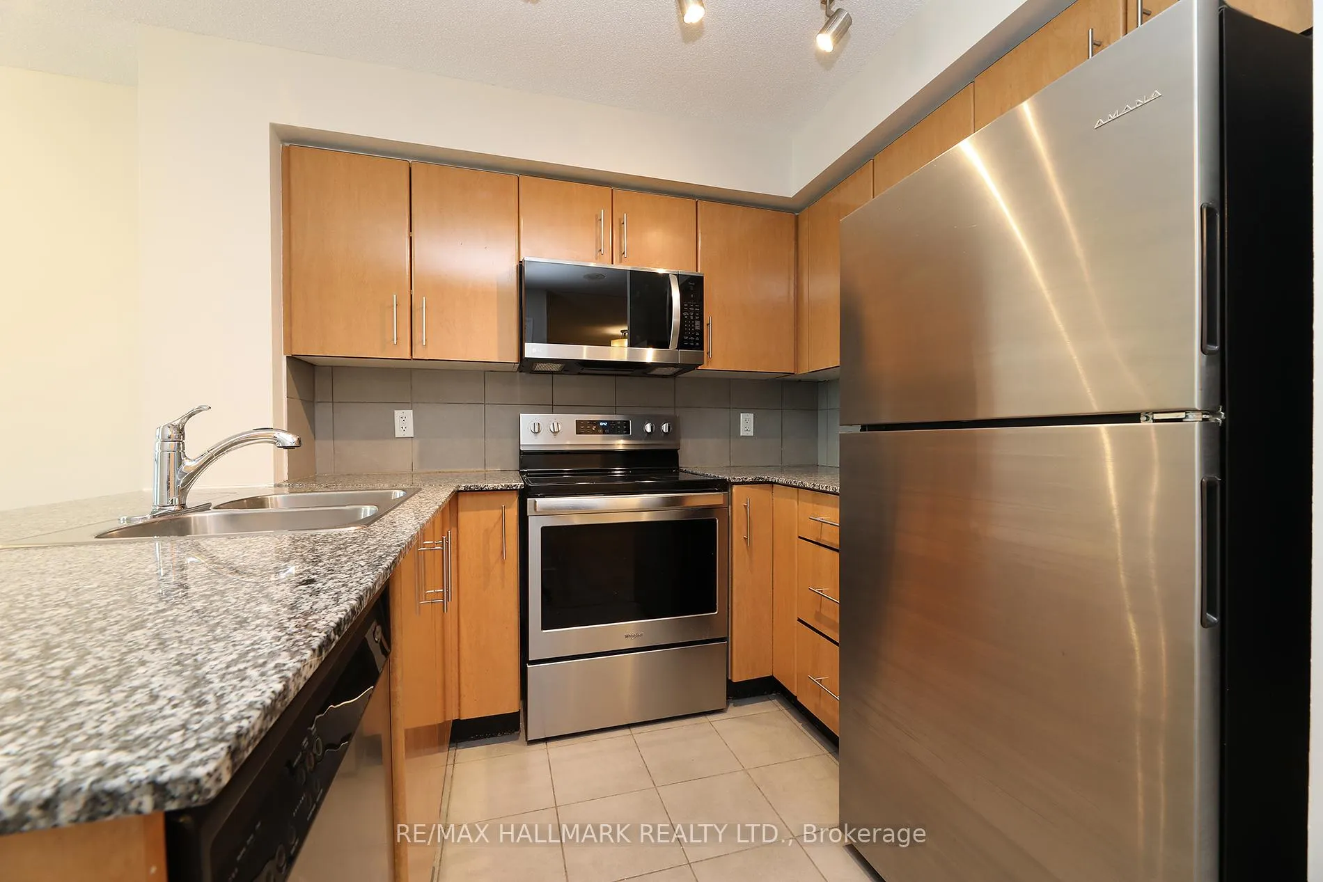 Photo 9 of Unit 707, 16 Yonge Street, Toronto, Waterfront Communities — HOMEH