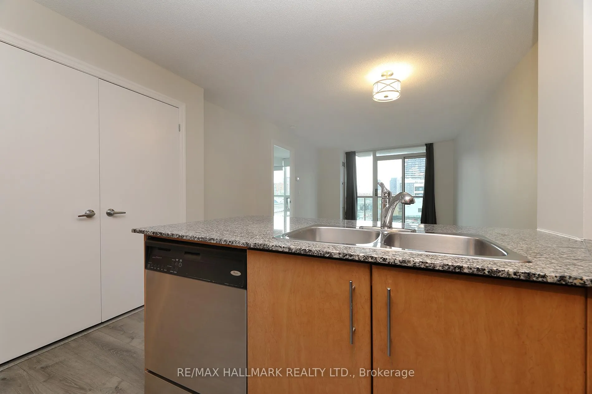 Photo 11 of Unit 707, 16 Yonge Street, Toronto, Waterfront Communities — HOMEH