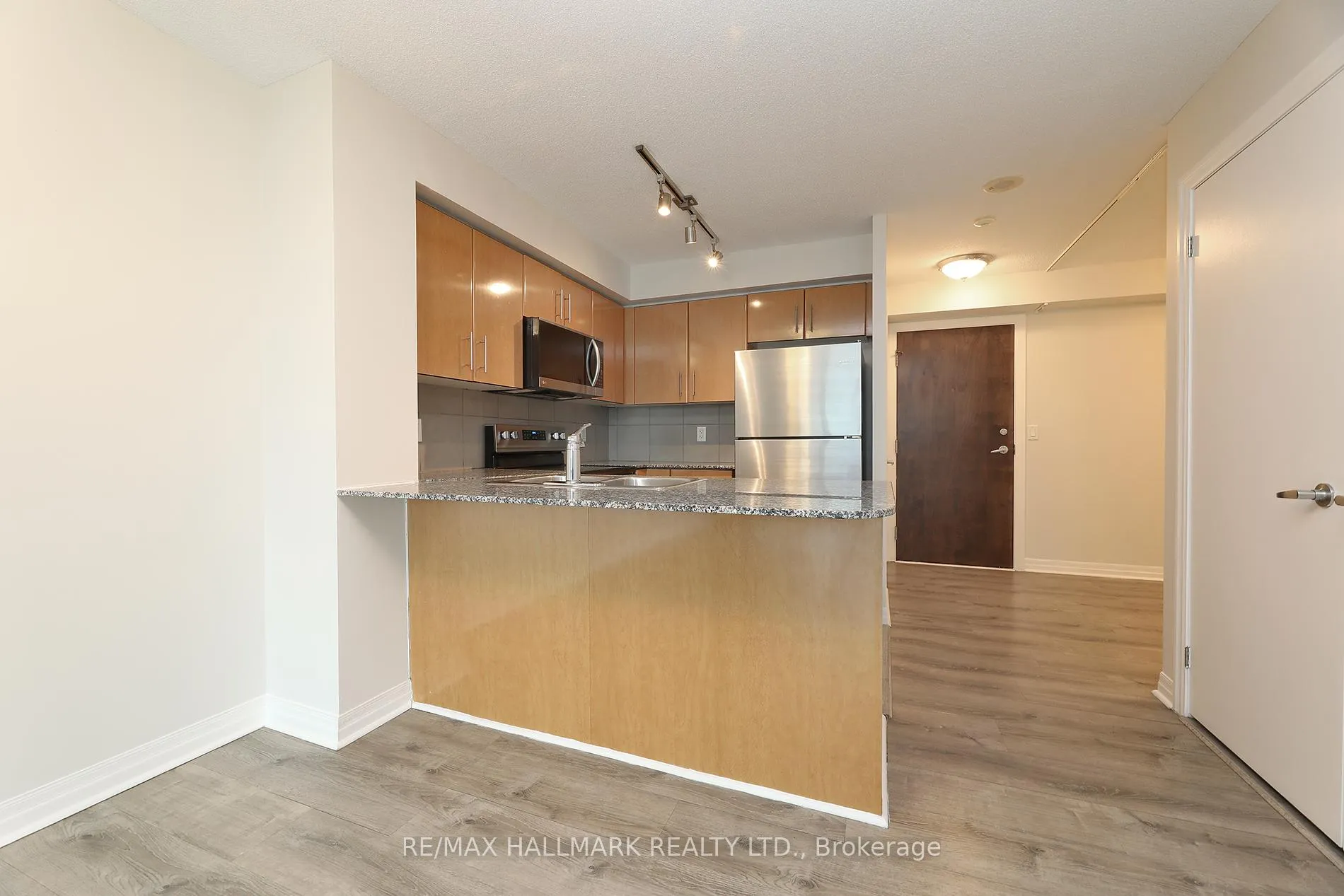 Photo 12 of Unit 707, 16 Yonge Street, Toronto, Waterfront Communities — HOMEH