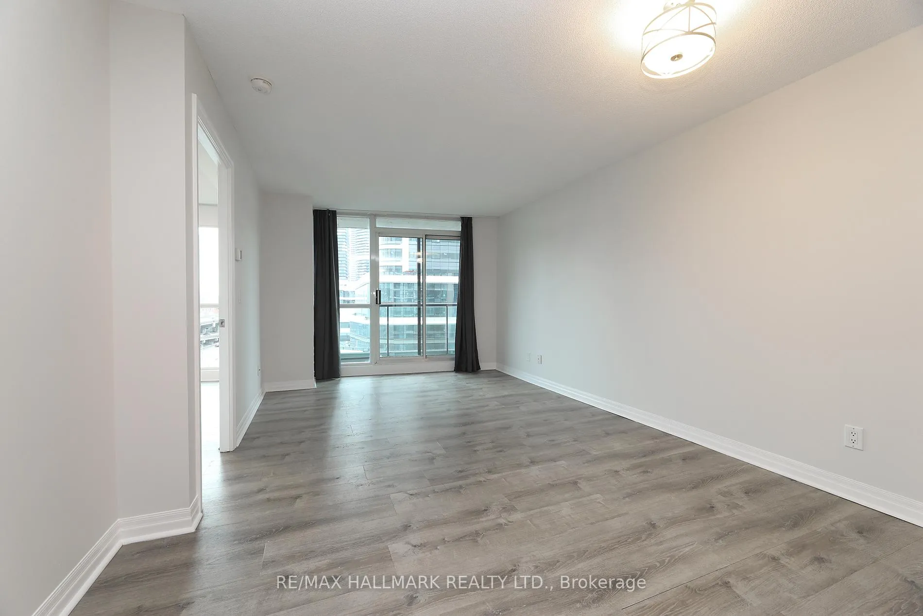 Photo 14 of Unit 707, 16 Yonge Street, Toronto, Waterfront Communities — HOMEH