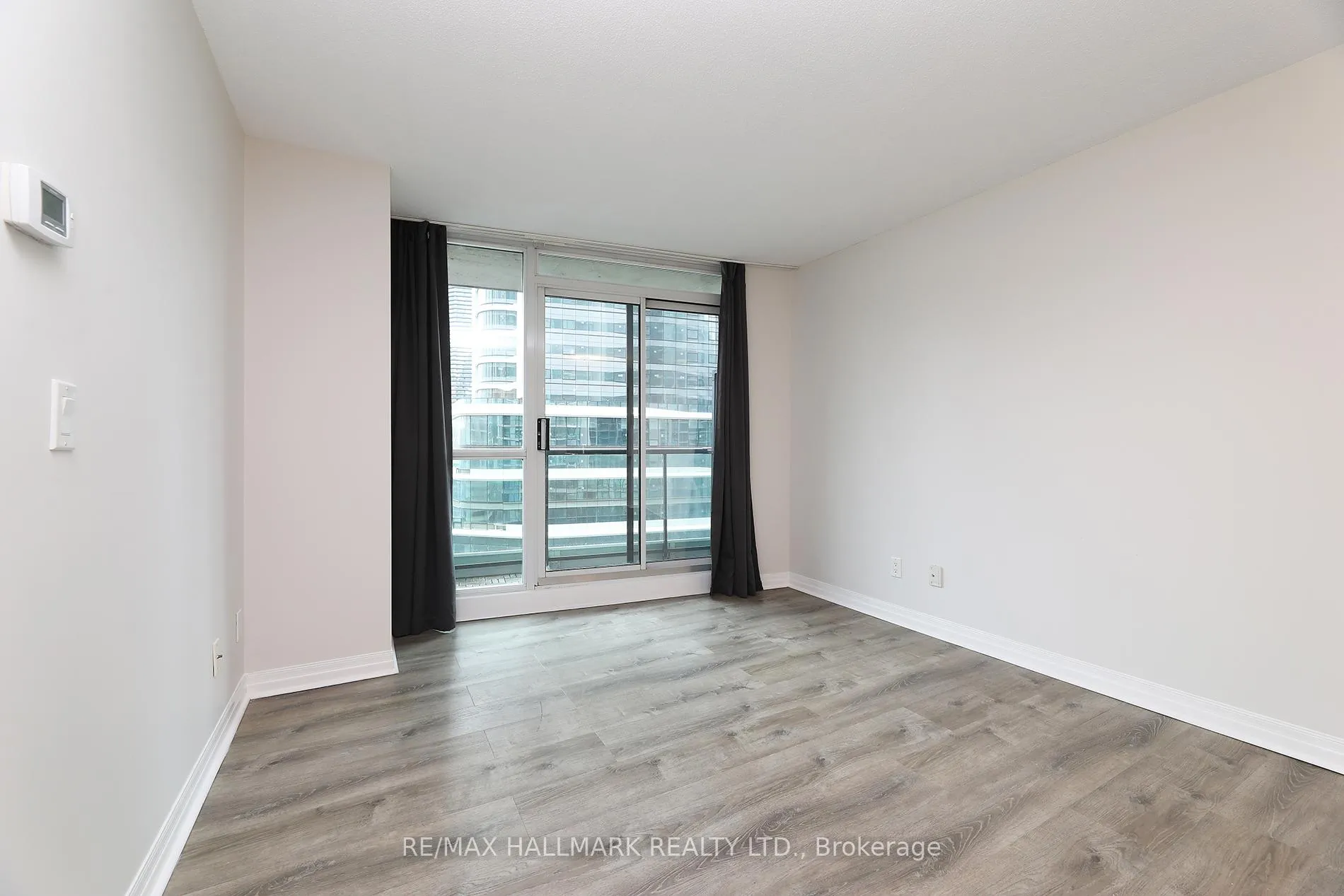 Photo 16 of Unit 707, 16 Yonge Street, Toronto, Waterfront Communities — HOMEH