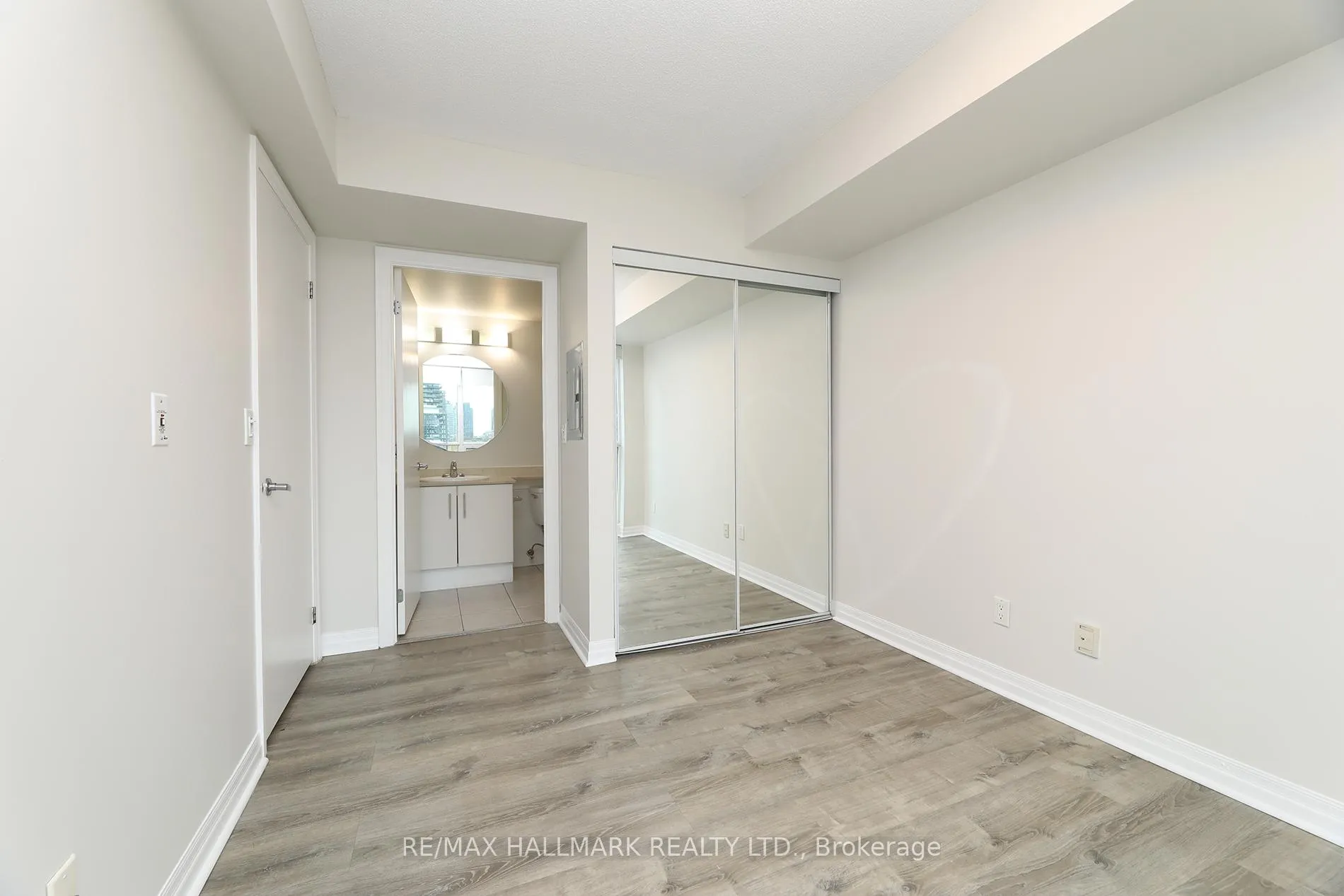 Photo 19 of Unit 707, 16 Yonge Street, Toronto, Waterfront Communities — HOMEH