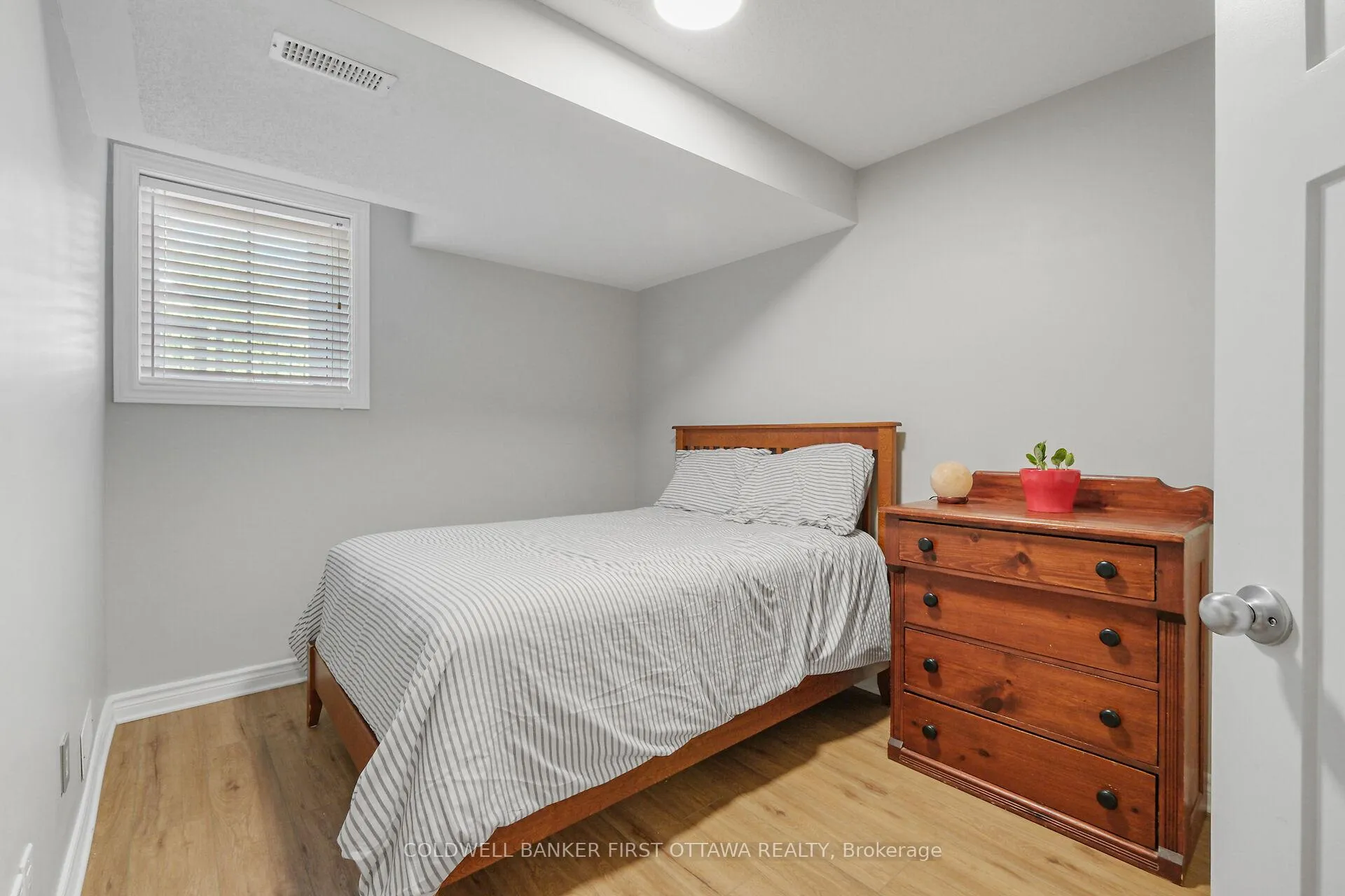 Photo 21 of Unit A, 283 Titanium Private, Ottawa, Convent Glen North — HOMEH