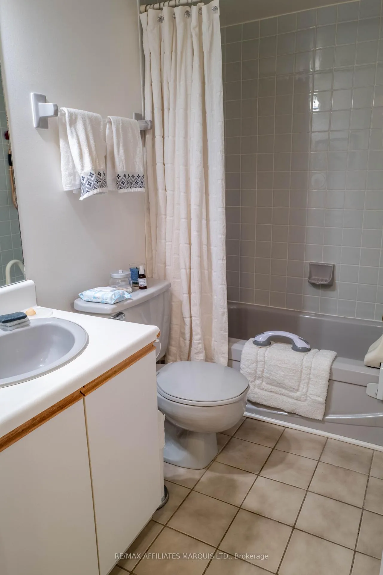 Photo 17 of Unit 312, 121 Water Street W, Cornwall — HOMEH